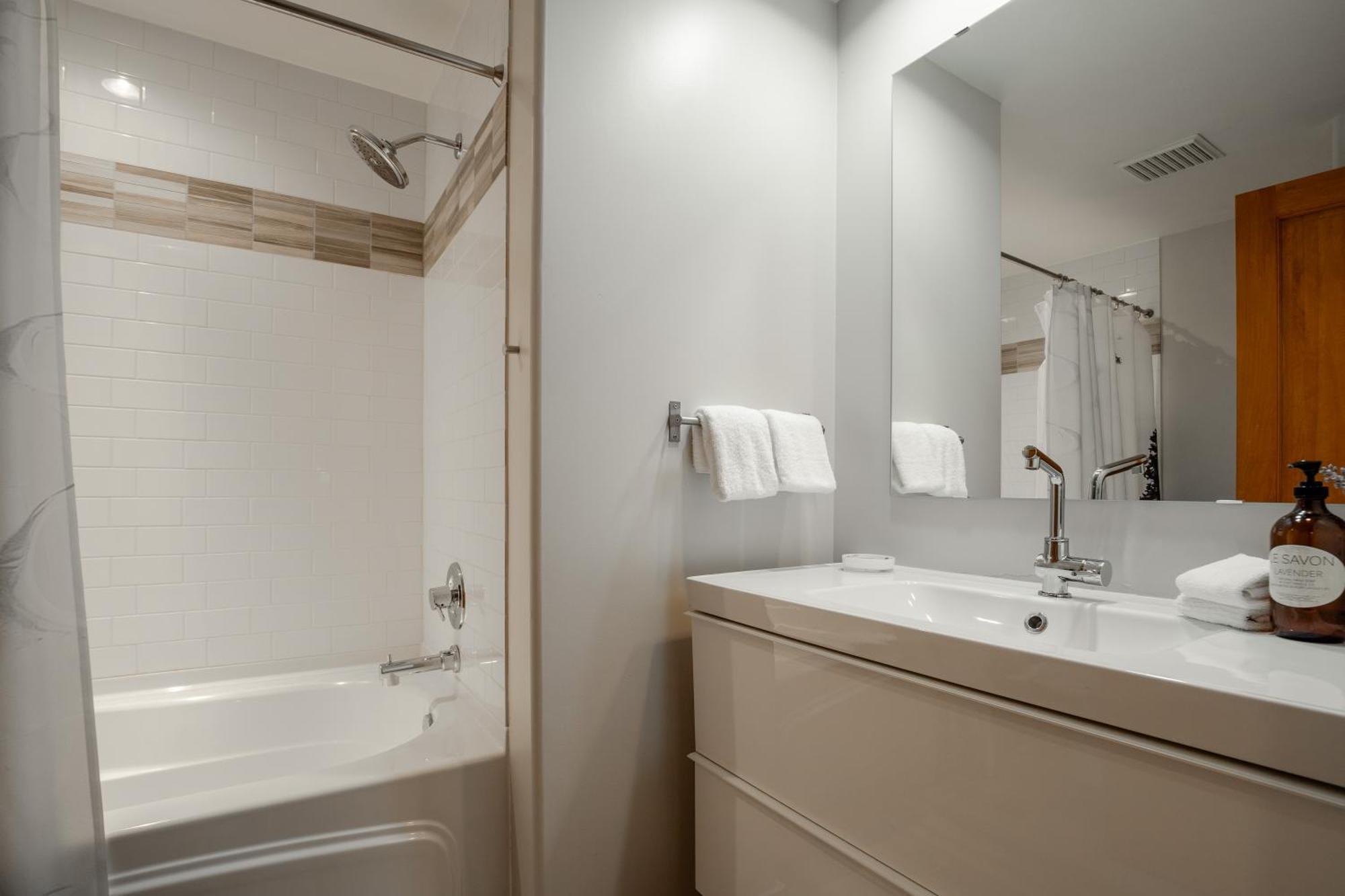 Holiday home Luxury Mountain Retreat With Private Hot Tub By Harmony Whistler