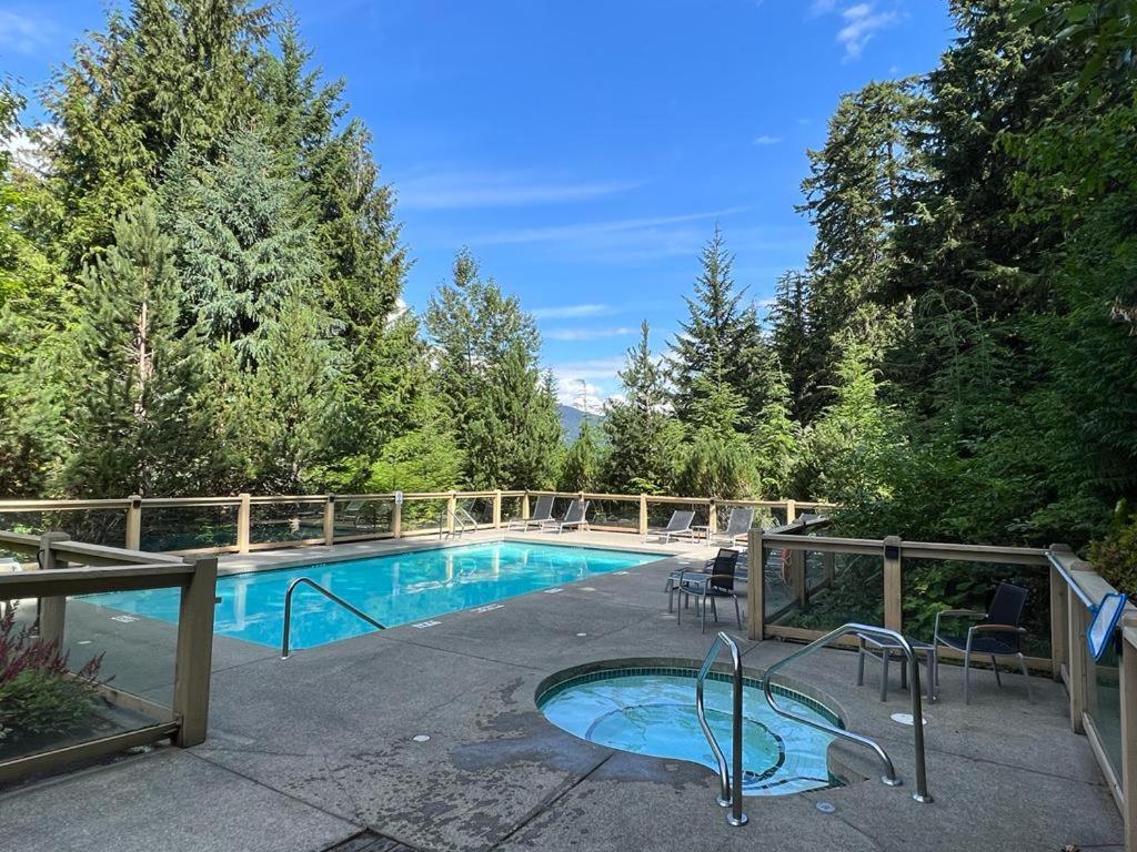 Luxury Mountain Retreat With Private Hot Tub By Harmony * Whistler
