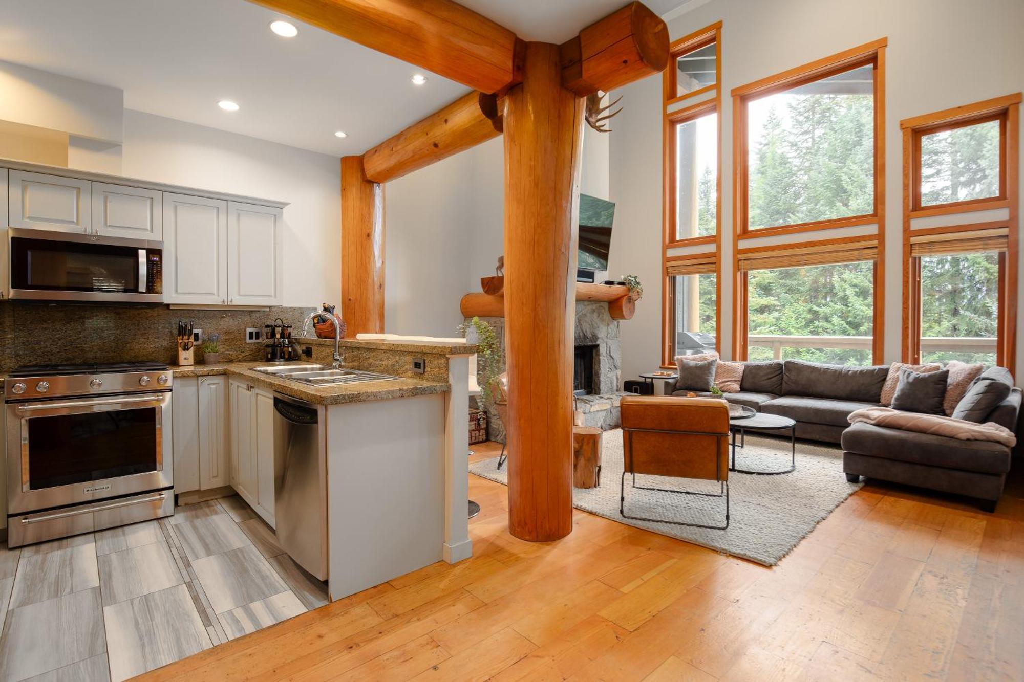 Luxury Mountain Retreat With Private Hot Tub By Harmony