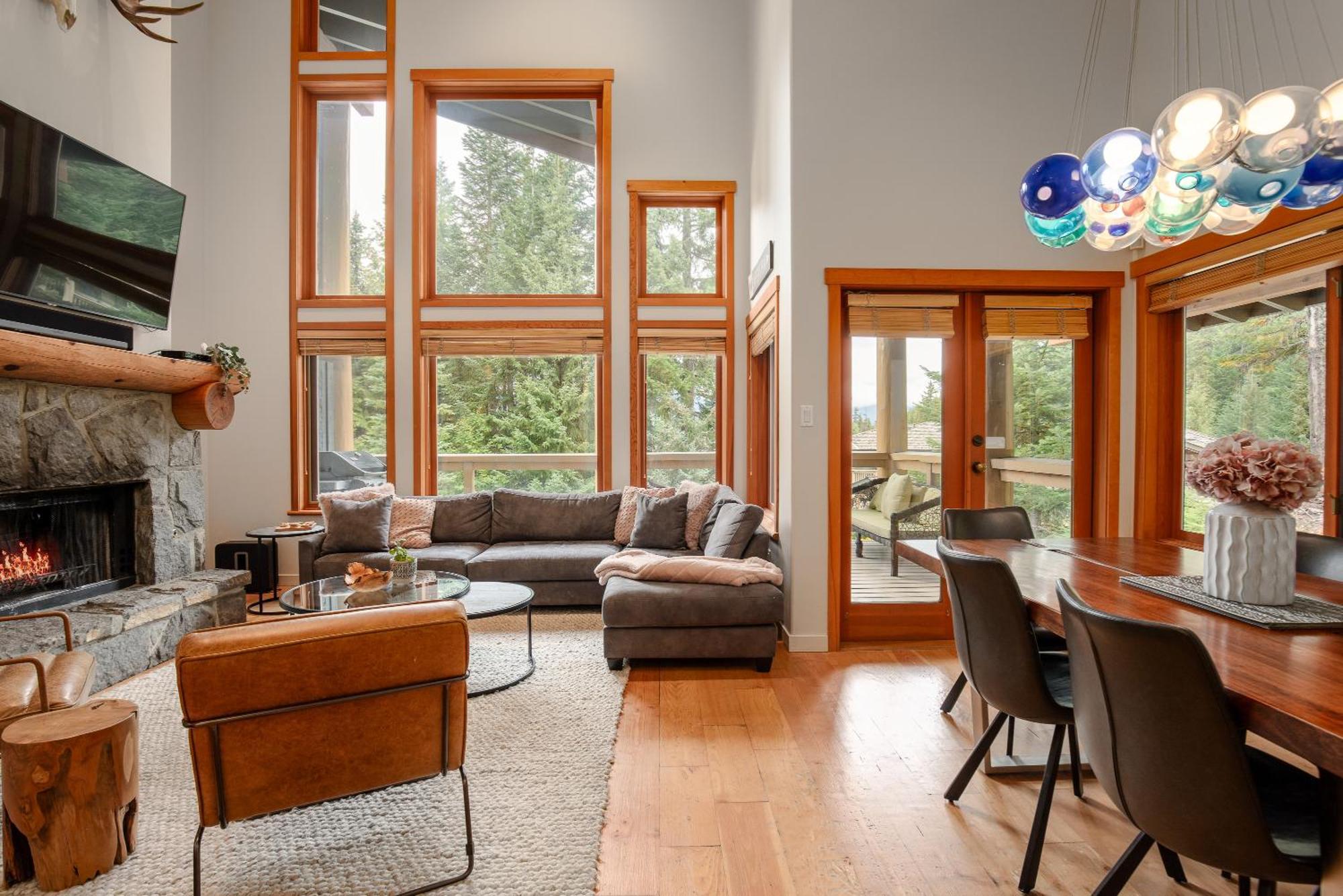 Luxury Mountain Retreat With Private Hot Tub By Harmony
