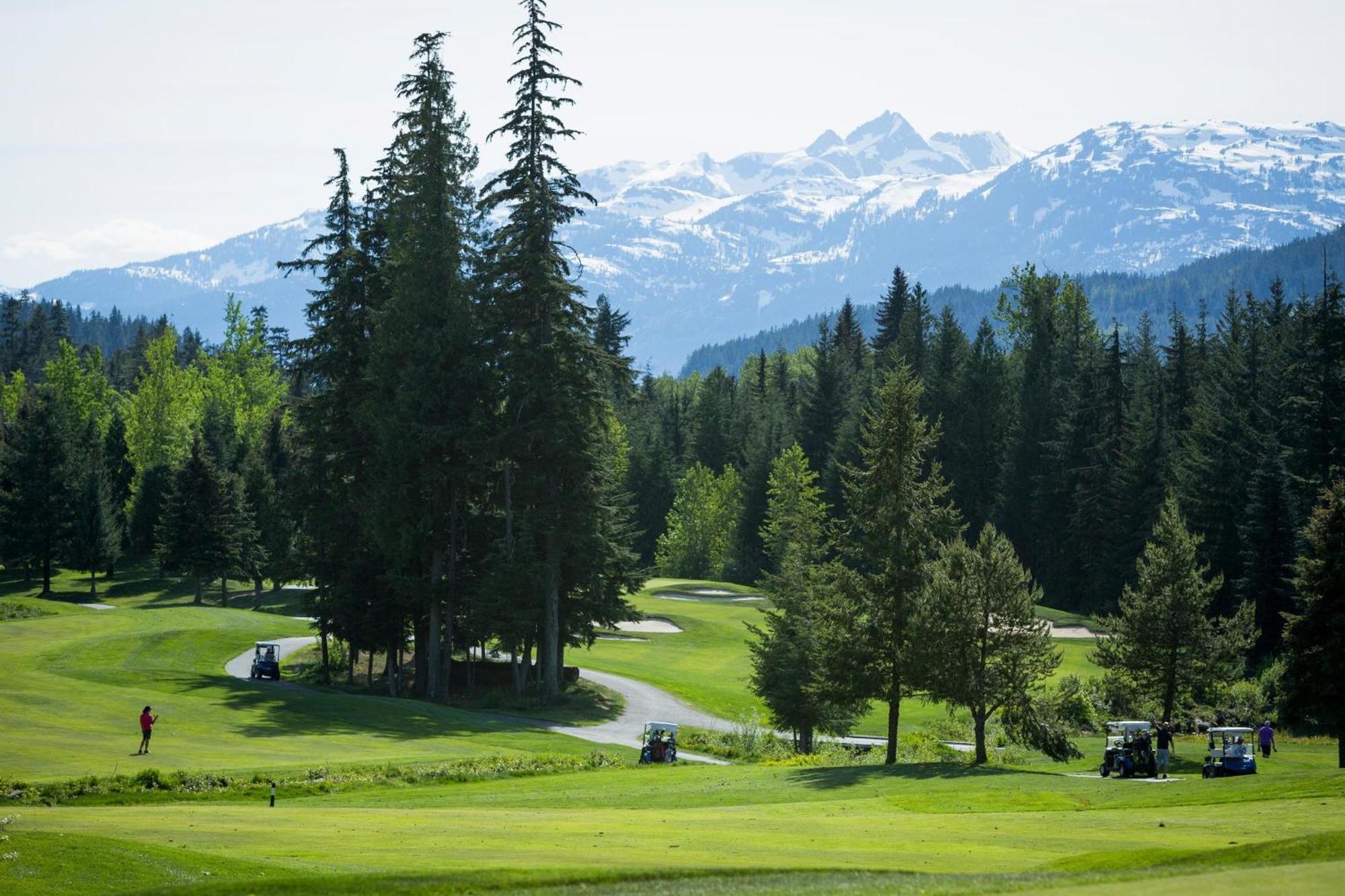 Aspens 466 | Family-friendly Ski-in Ski-out, Three Hot Tubs, Heated Pool Holiday home