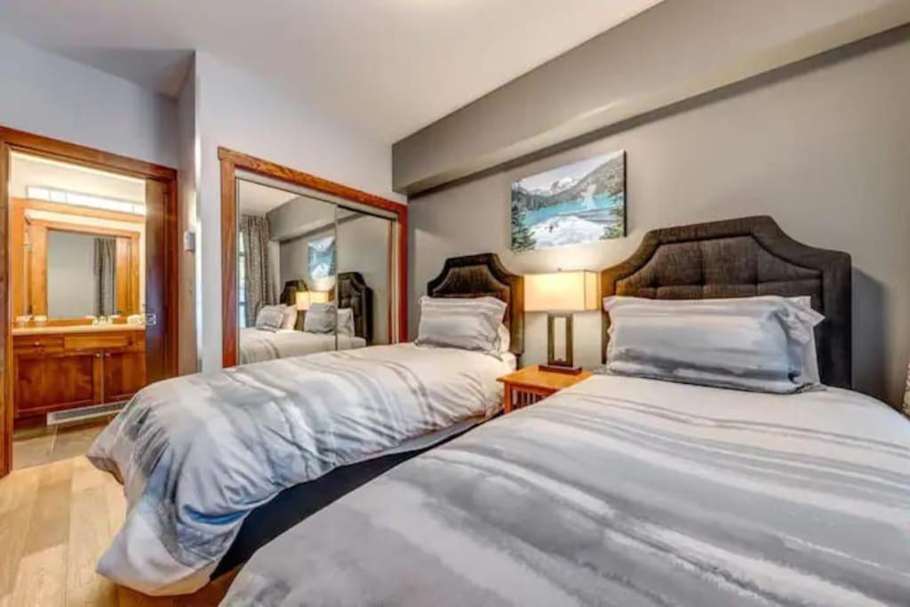 Creekside 2 Bedroom With Incredible Mountain Views * Whistler