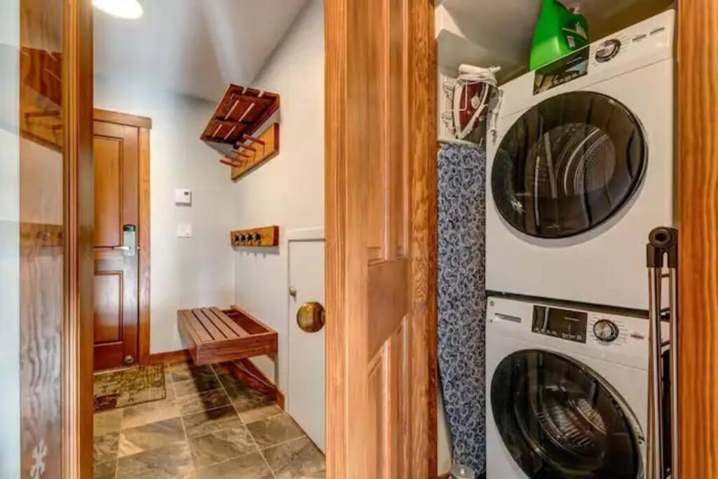 Creekside 2 Bedroom With Incredible Mountain Views Holiday home *