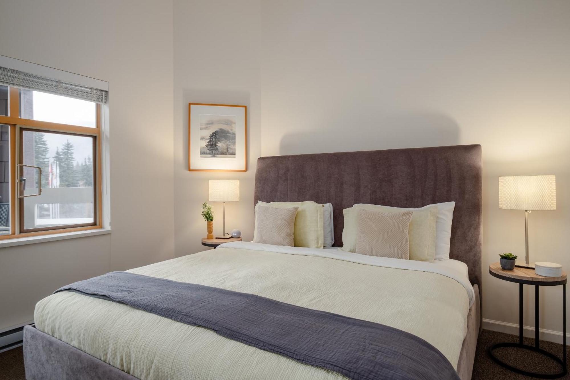 Olympic Plaza Views With Pool And Hot Tub By Harmony Holiday home Whistler