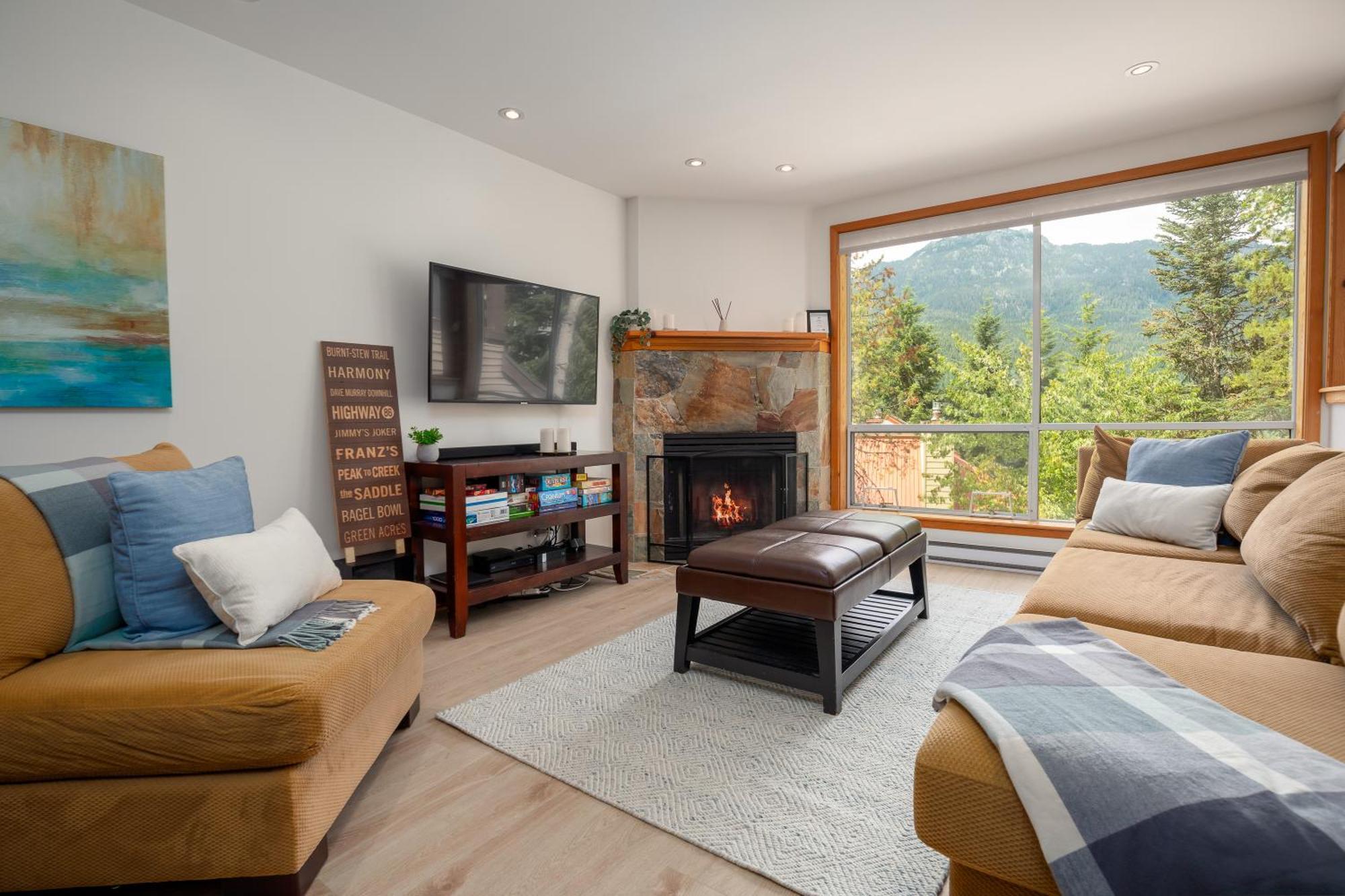 In Out 3br Townhome In Creekside By Harmony