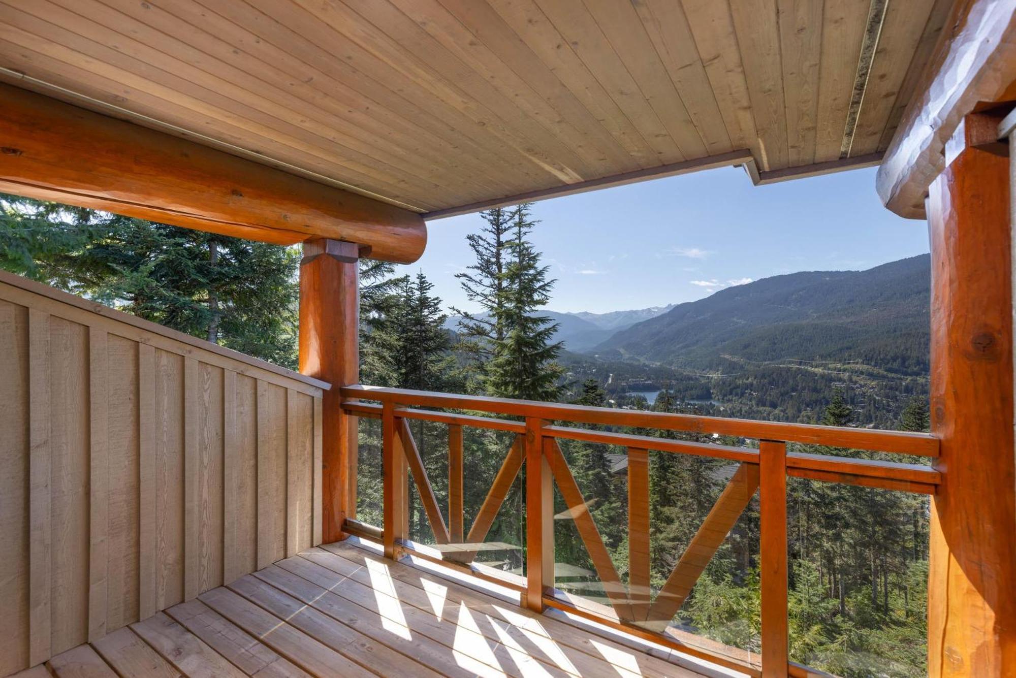 Holiday home Taluswood The Heights 17 | Access Townhome With Private Hot Tub, & Scenic Views *