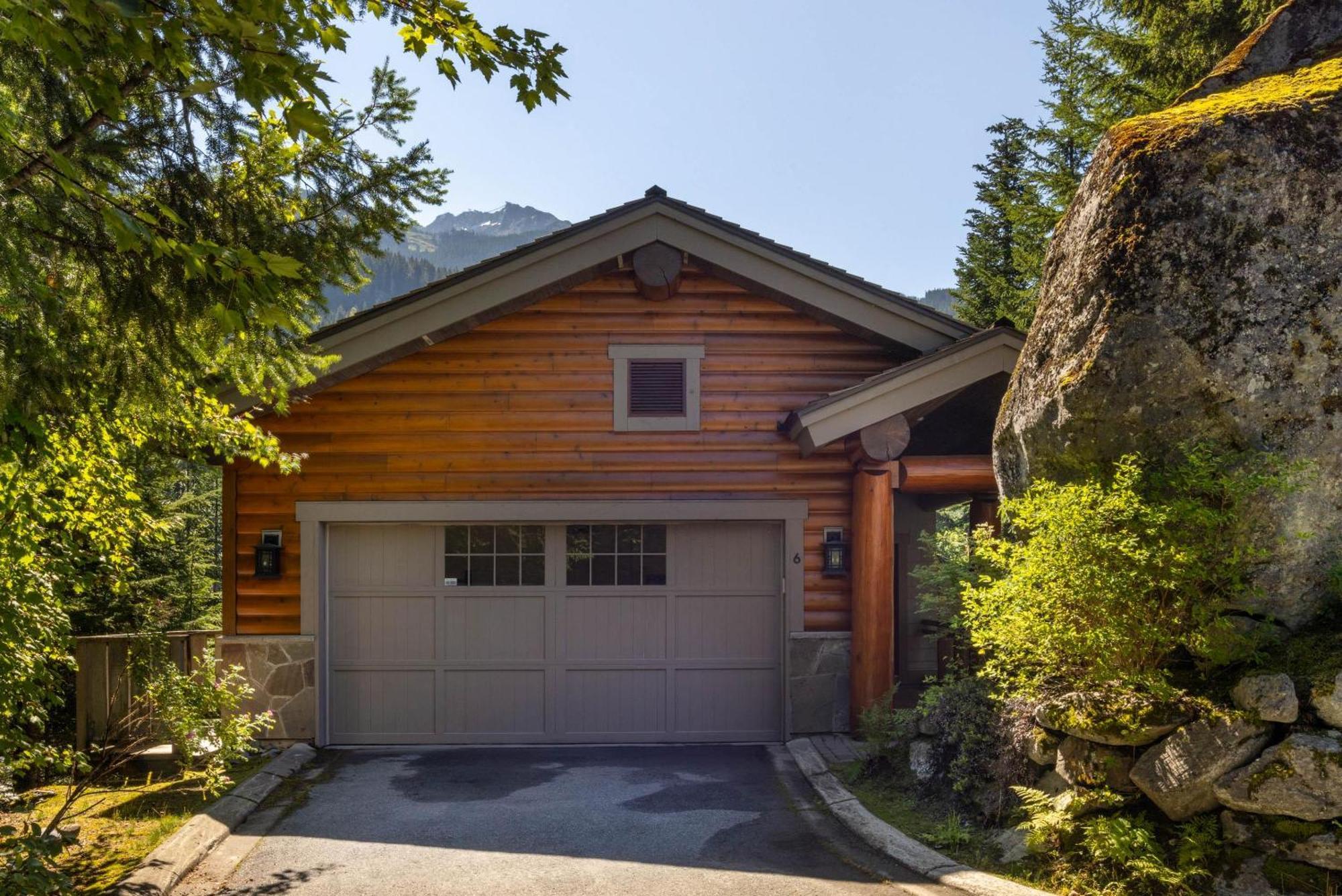 Taluswood The Heights 6 | Beautifully Updated W/ Private Hot Tub, Slopeside View, Parking Holiday home *