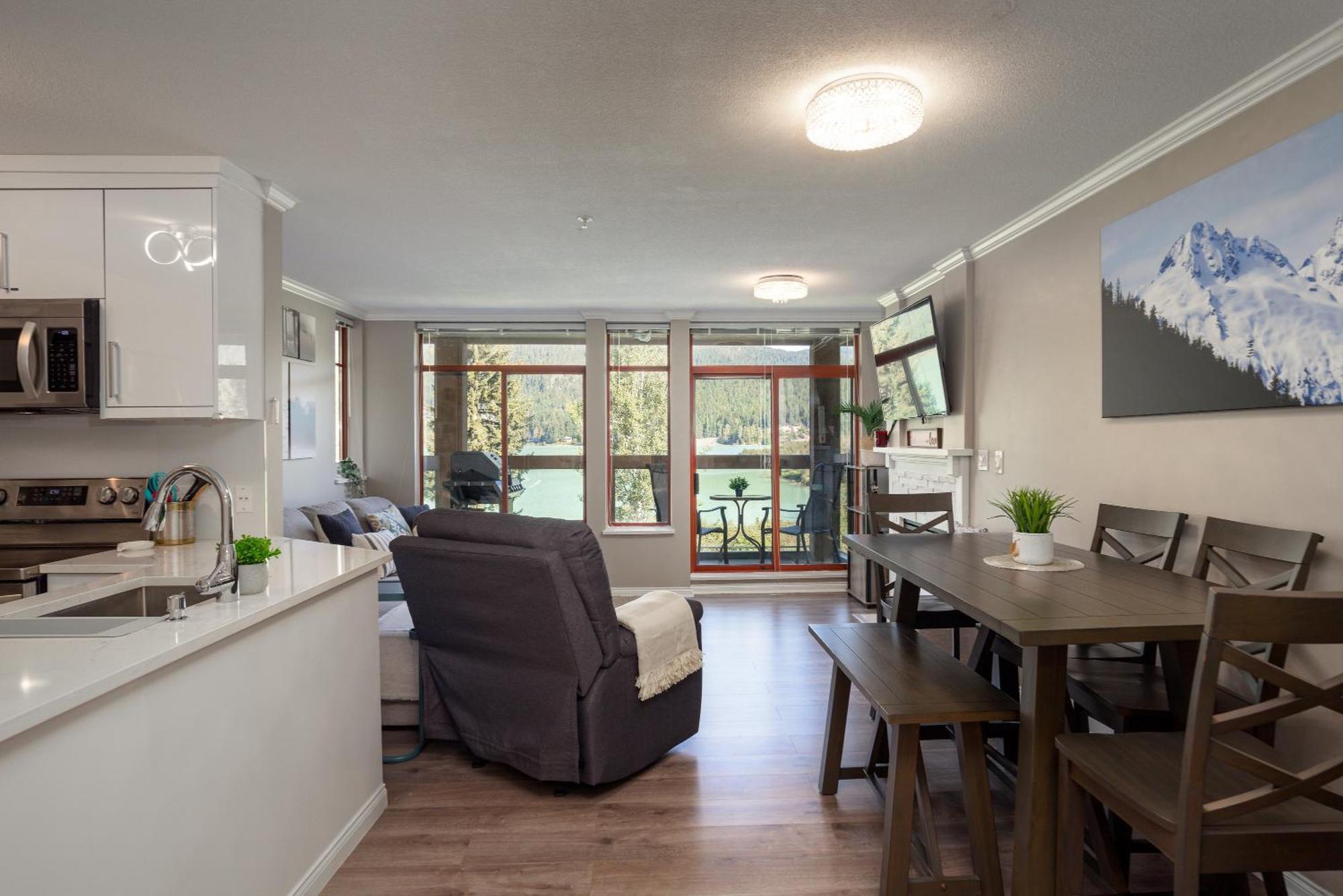 2br - Located In Beautifully Acclaimed Nicklaus North Golf Clubhouse * Whistler