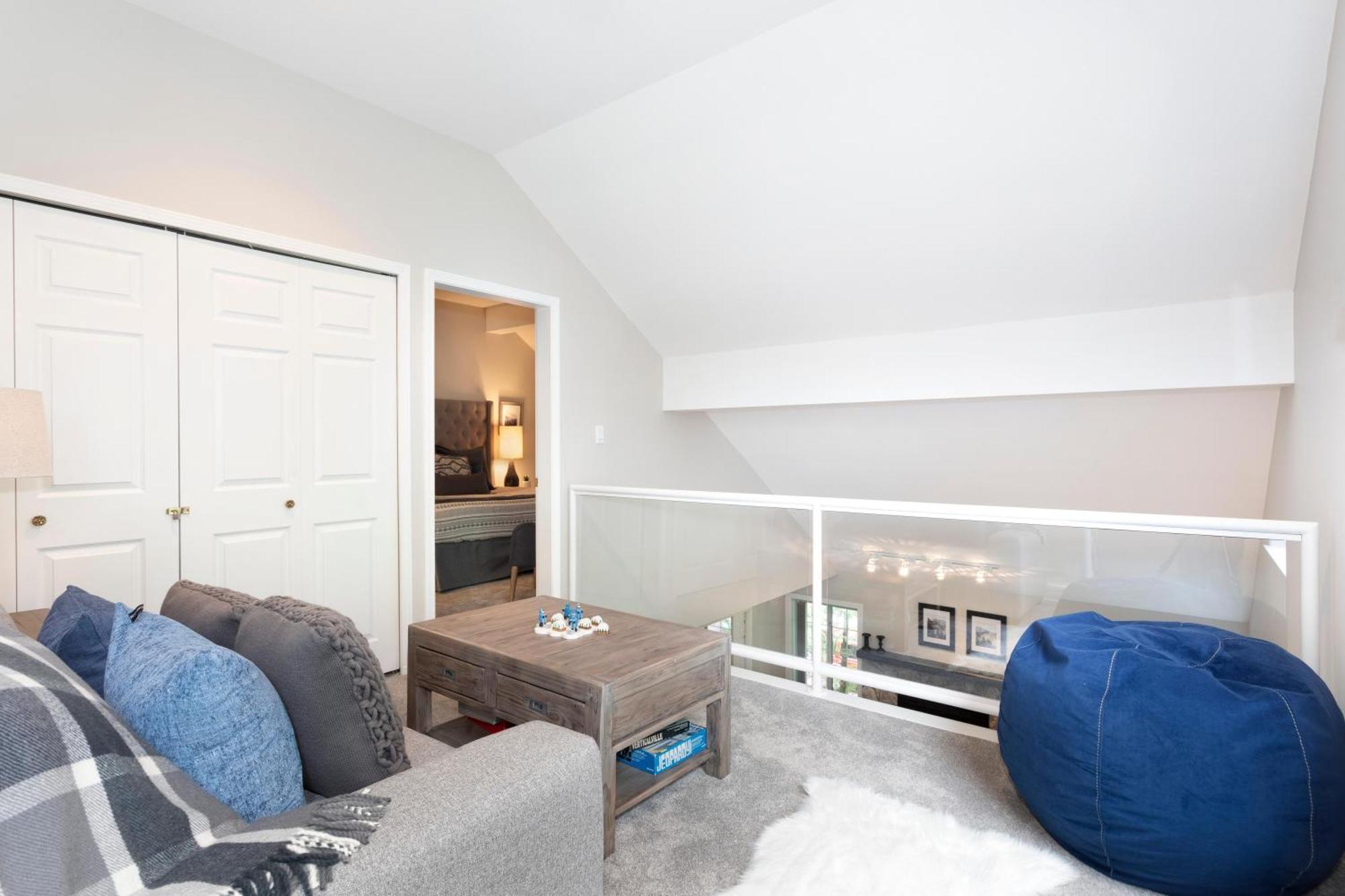 Holiday home Stoneridge 32 | Spacious Townhome W/ Access, Private Hot Tub & Covered Parking Whistler