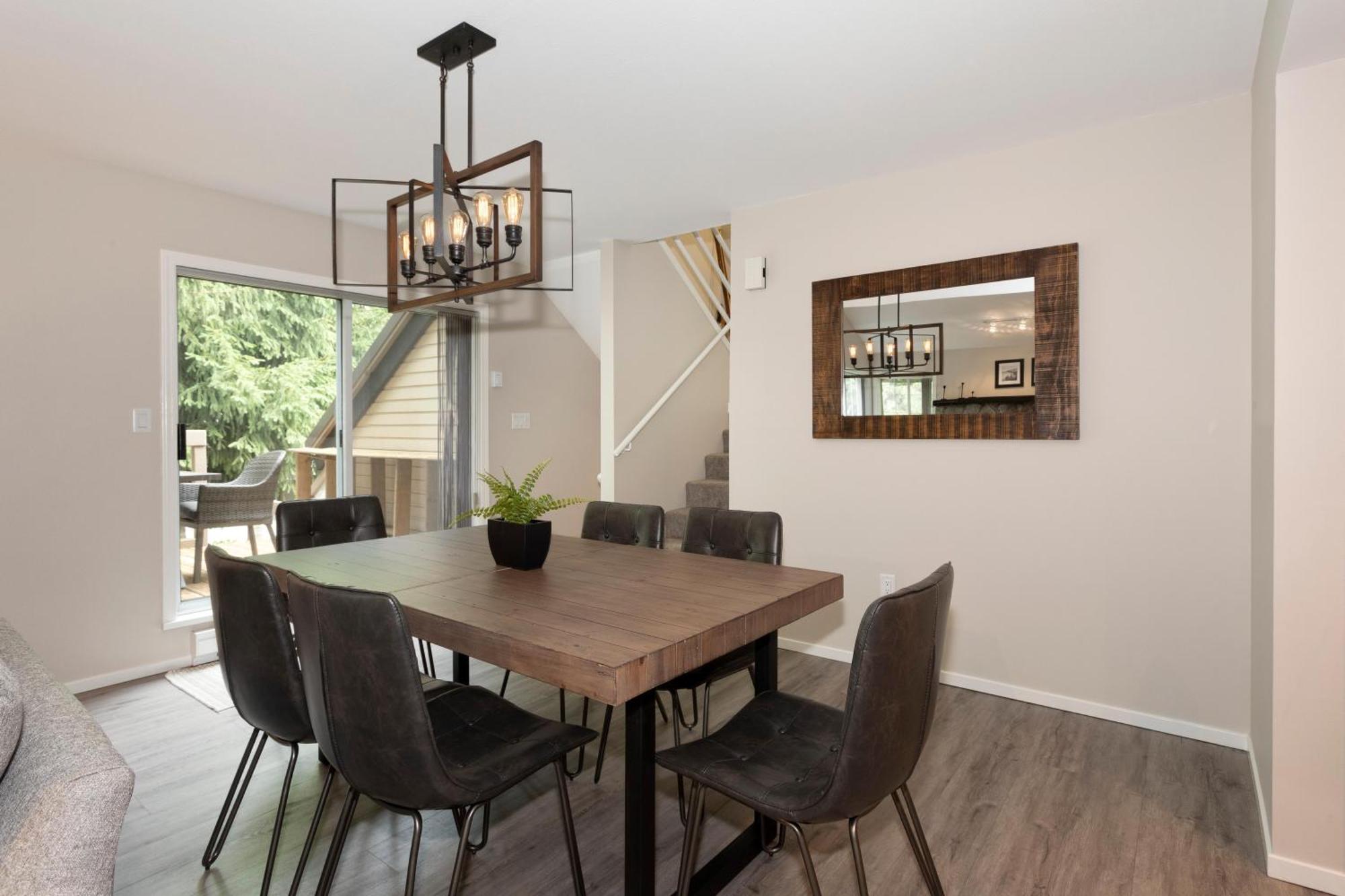 Holiday home Stoneridge 32 | Spacious Townhome W/ Access, Private Hot Tub & Covered Parking *