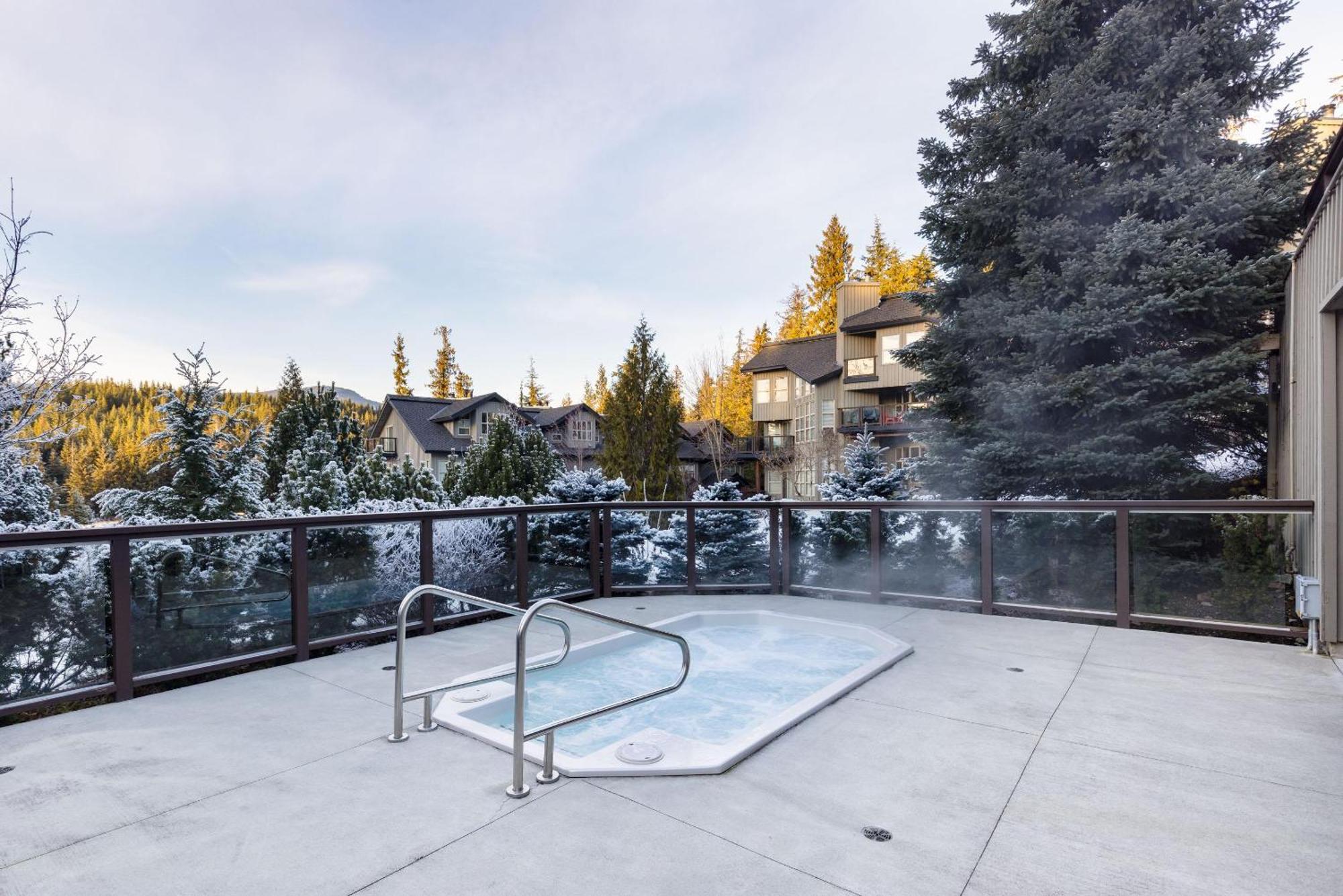 Blackcomb Greens 20 | Stylish Townhome With Parking, Shared Hot Tub, Village Shuttle, Views *