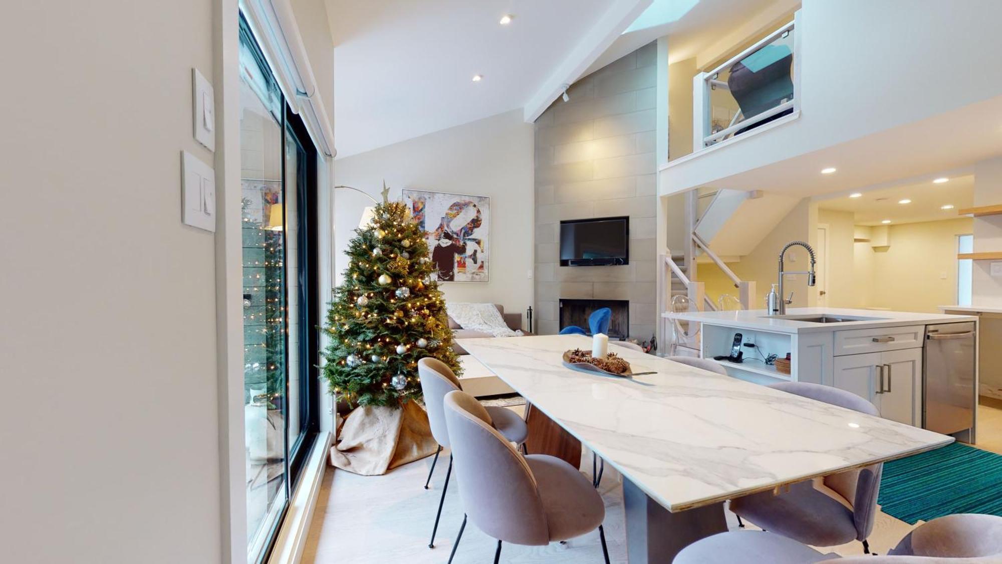 Telemark 25 Ski-in Ski-out Access Steps To Ski Lifts Renovated Townhome Whistler