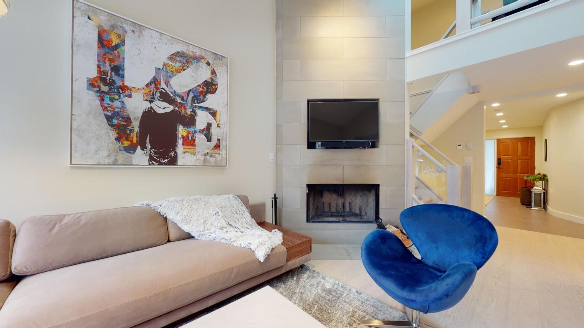 Holiday home Telemark 25 Ski-in Ski-out Access Steps To Ski Lifts Renovated Townhome Whistler