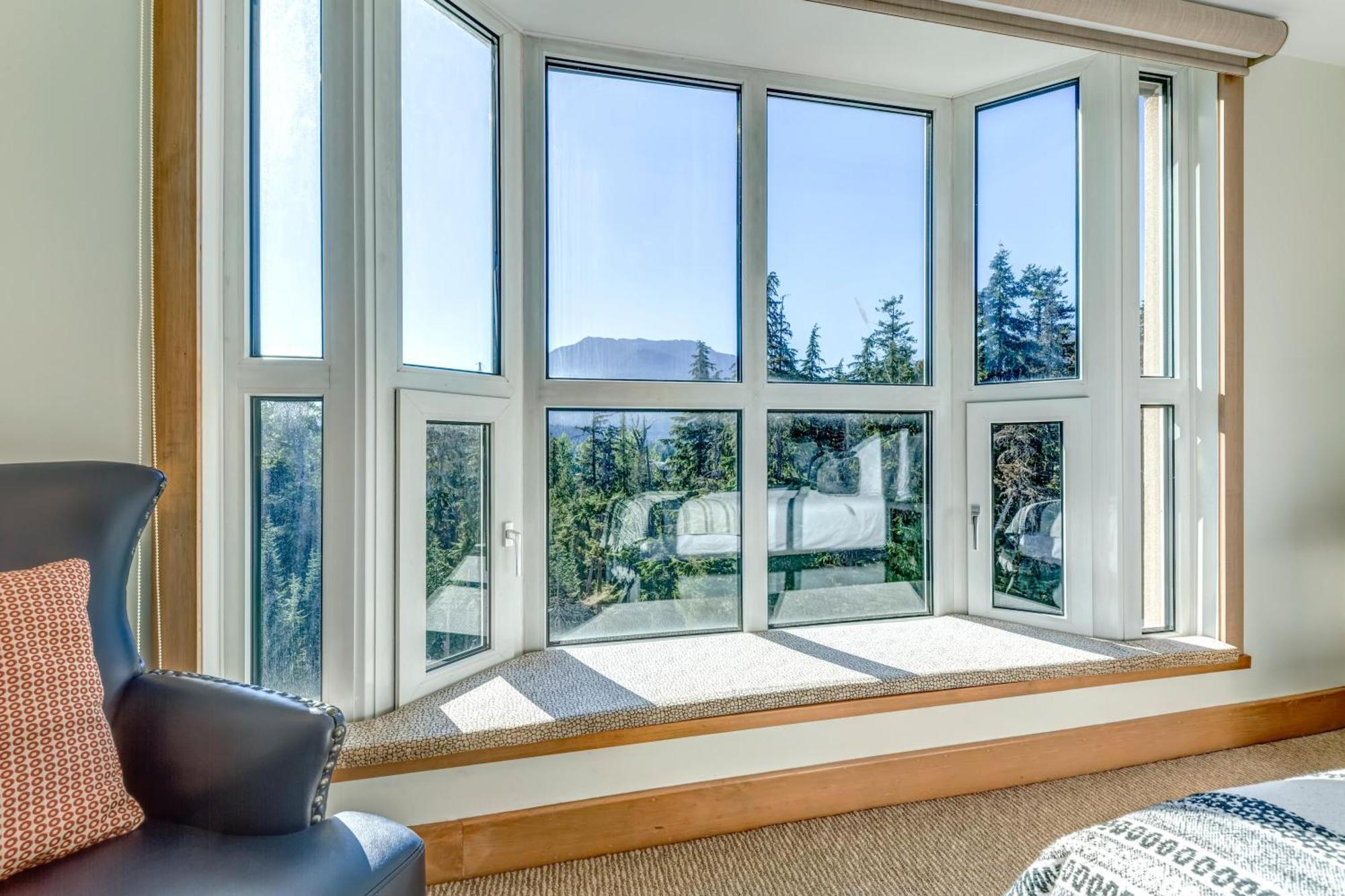 Le Chamois 504 - Upper Village Apartment Whistler