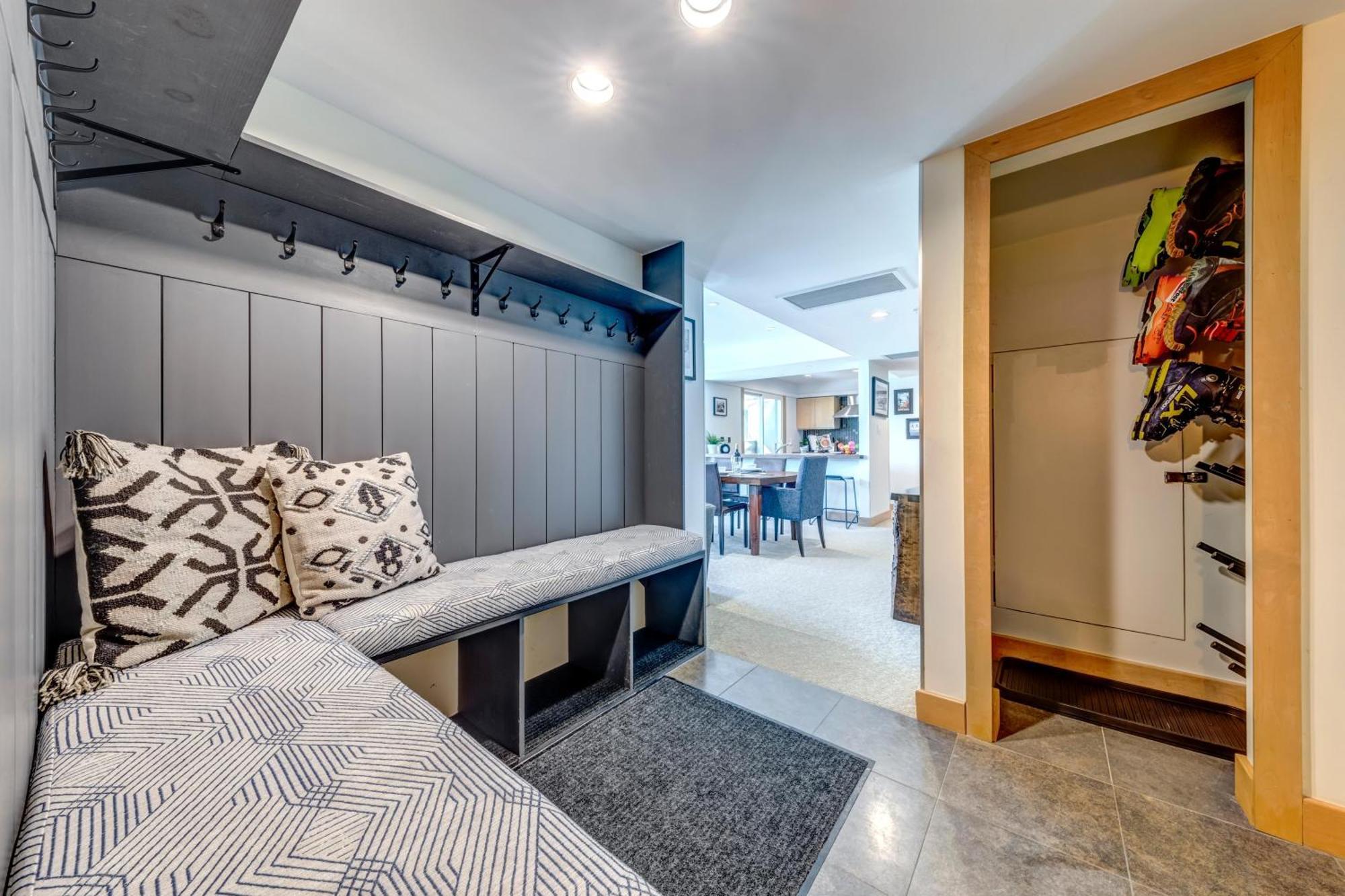 Le Chamois 504 - Upper Village