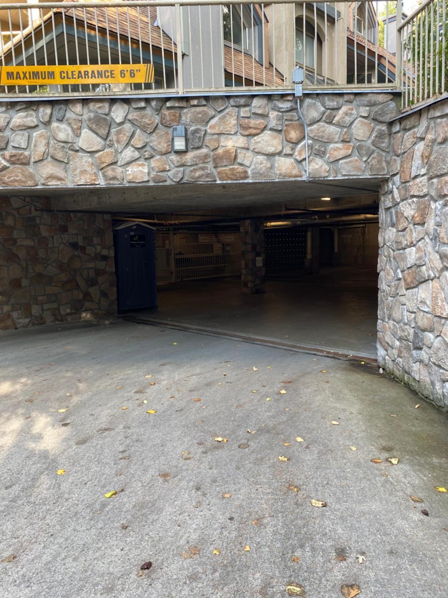 31 Gleneagle Whistler
