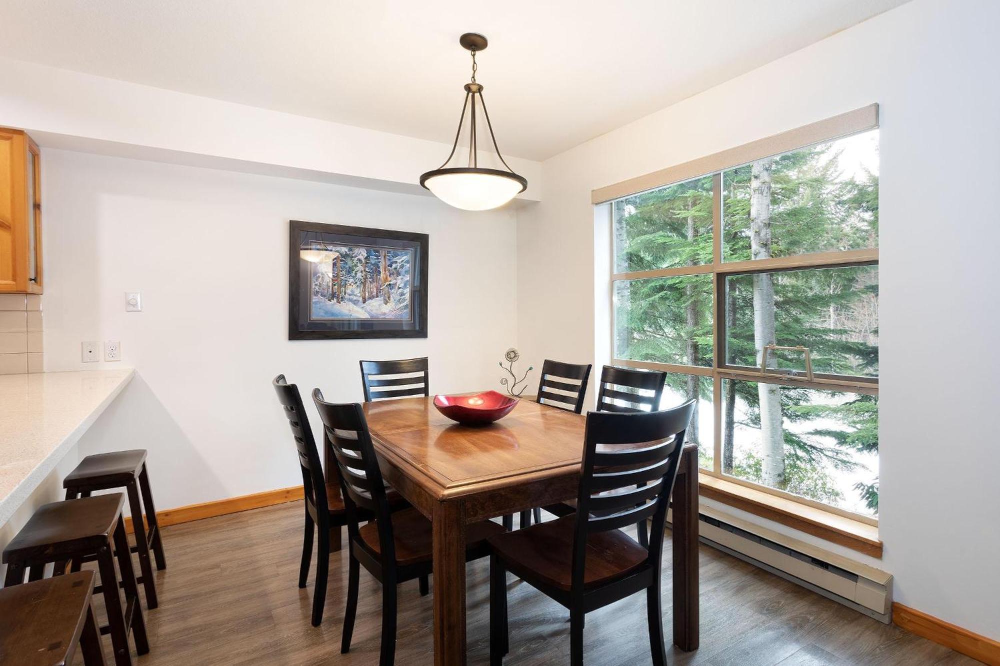 Forest Trails 9 - Walk Or Shuttle To Skiing, Fireplace, Private Garage, Free Parking Holiday home *