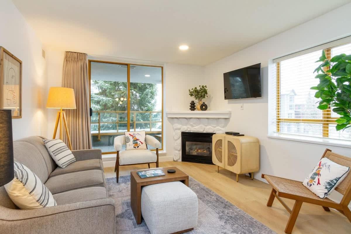 Renovated 2Bed-2Bath In Village With Pool, Hot Tub, And Sauna Holiday home Whistler