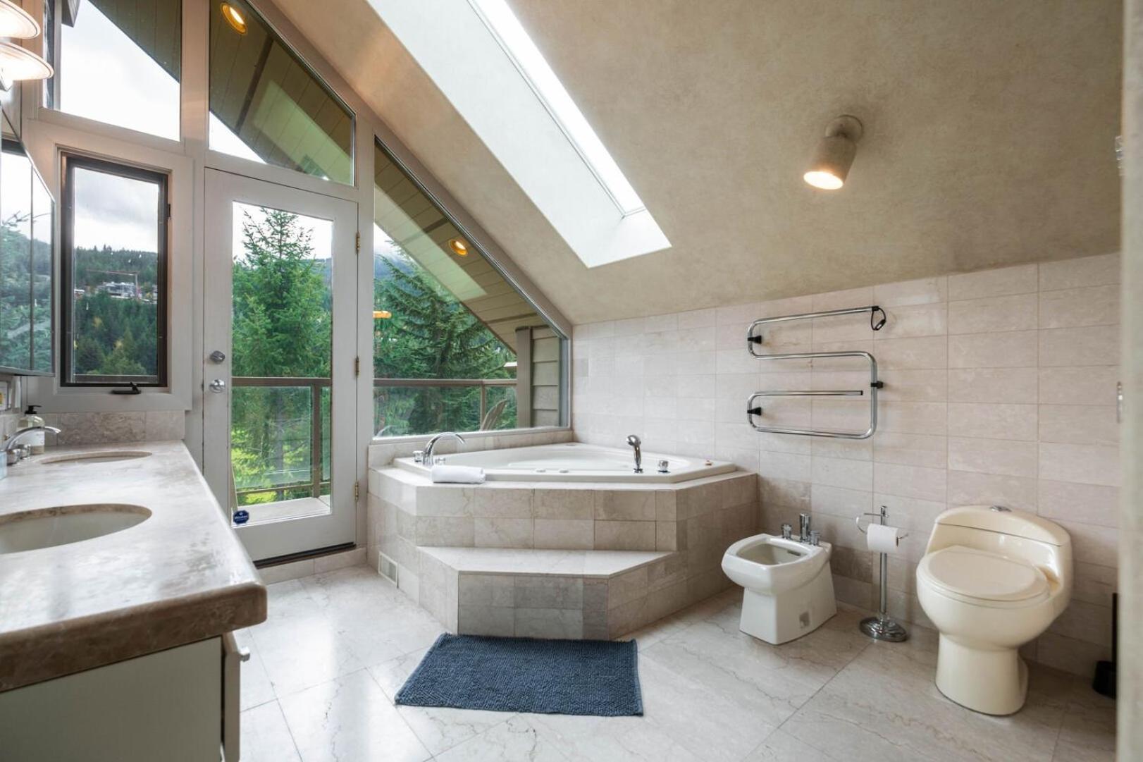 Nighthawk Lane By Outpost Chalet *
