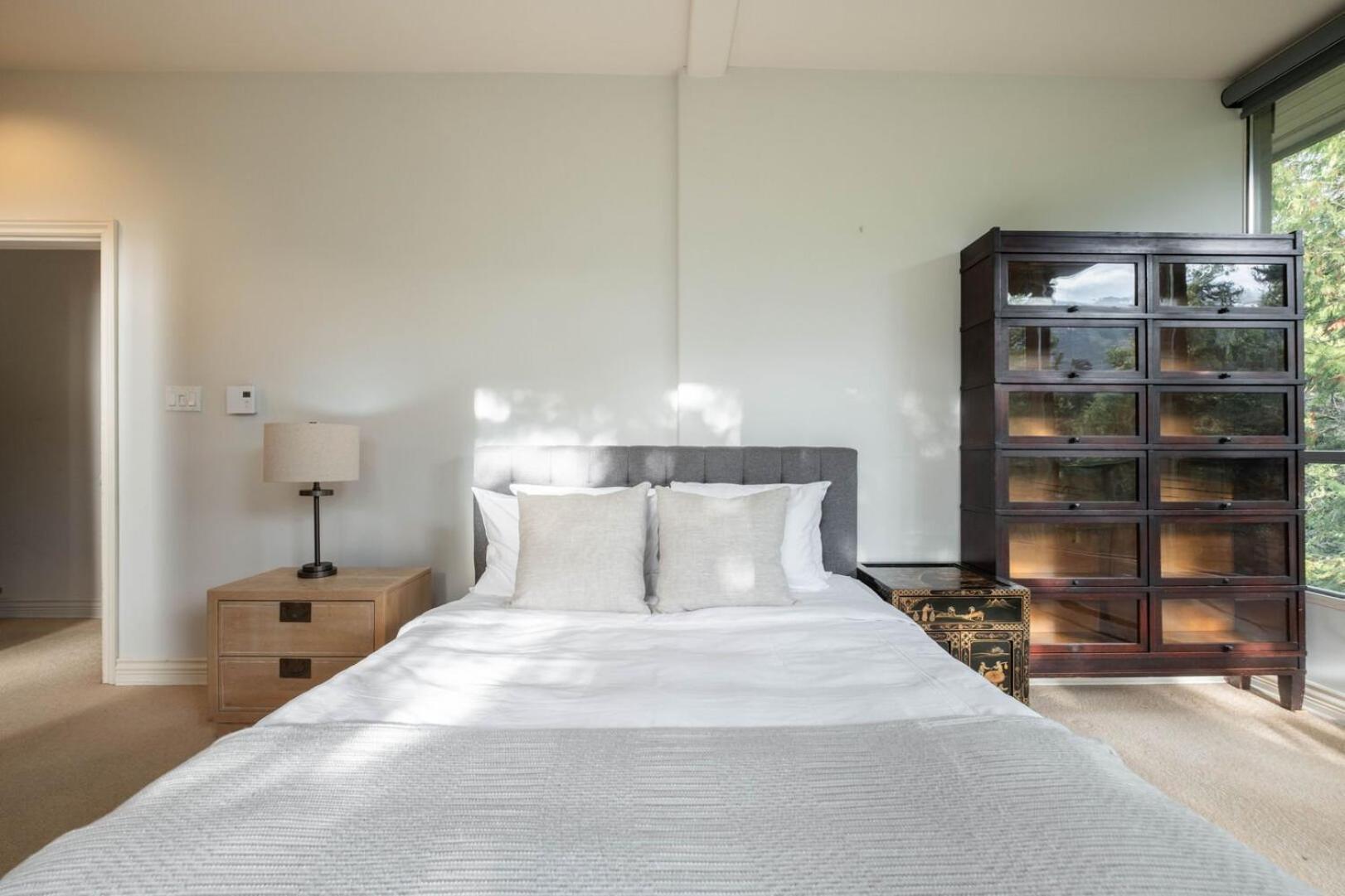 Chalet Nighthawk Lane By Outpost