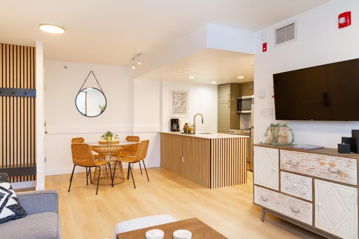 Renovated 1Bed-1Bath In Village With Pool, Hot Tub, And Sauna