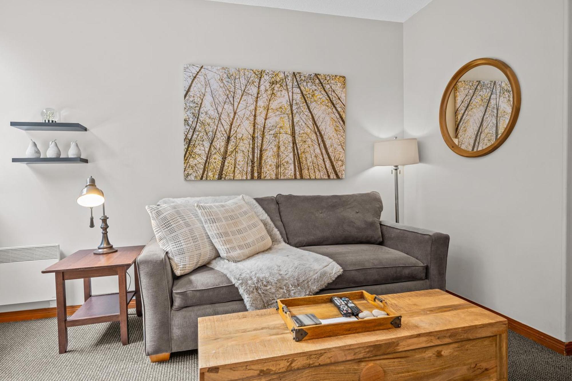 Alpenglow Cozy With Den By Mva Apartment Whistler