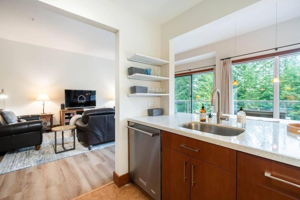 Blueberry Hill Estates 3180 By Outpost