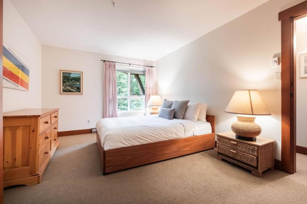 Blueberry Hill Estates 3180 By Outpost