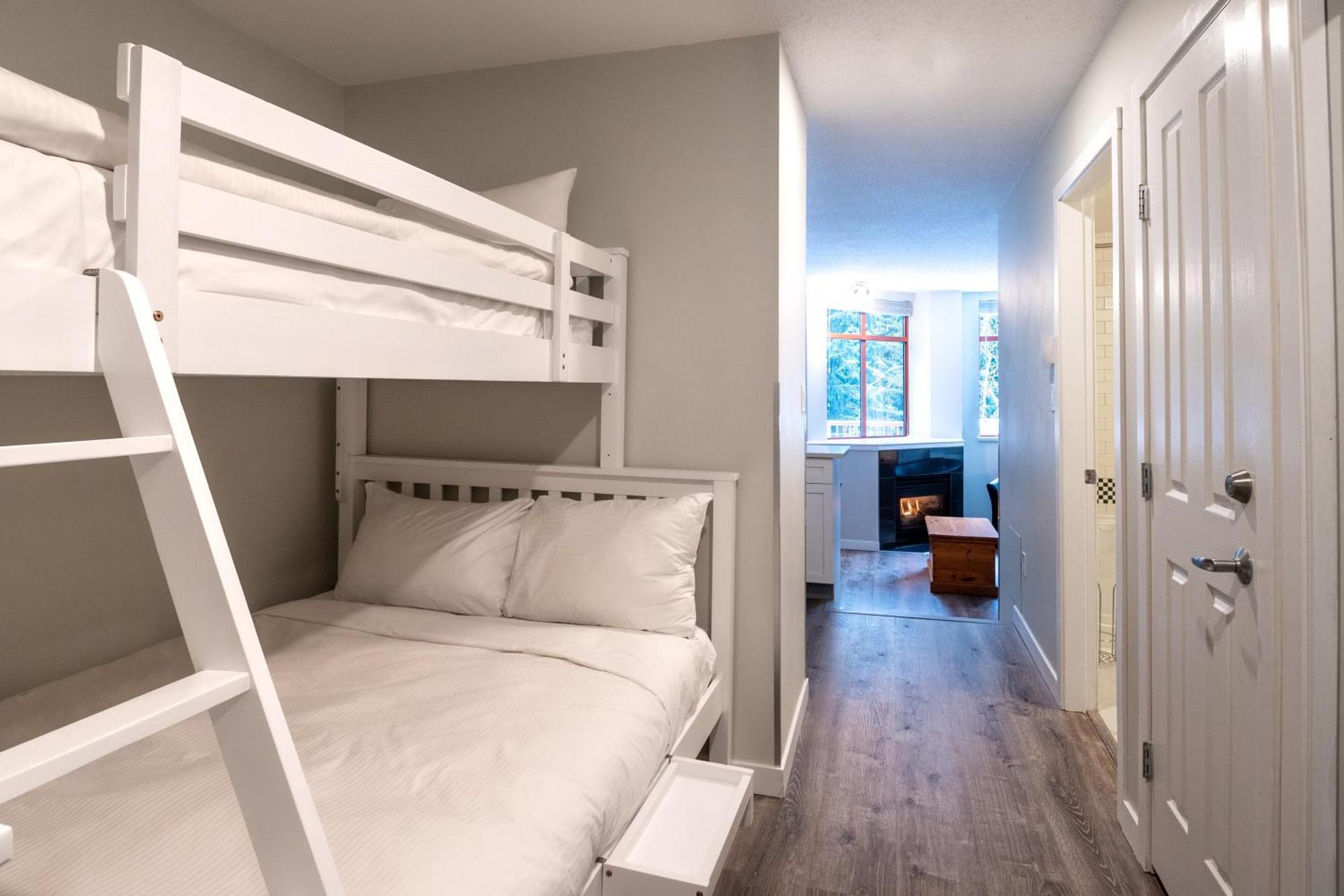 Alpenglow Family With Bed By Mva Apartment