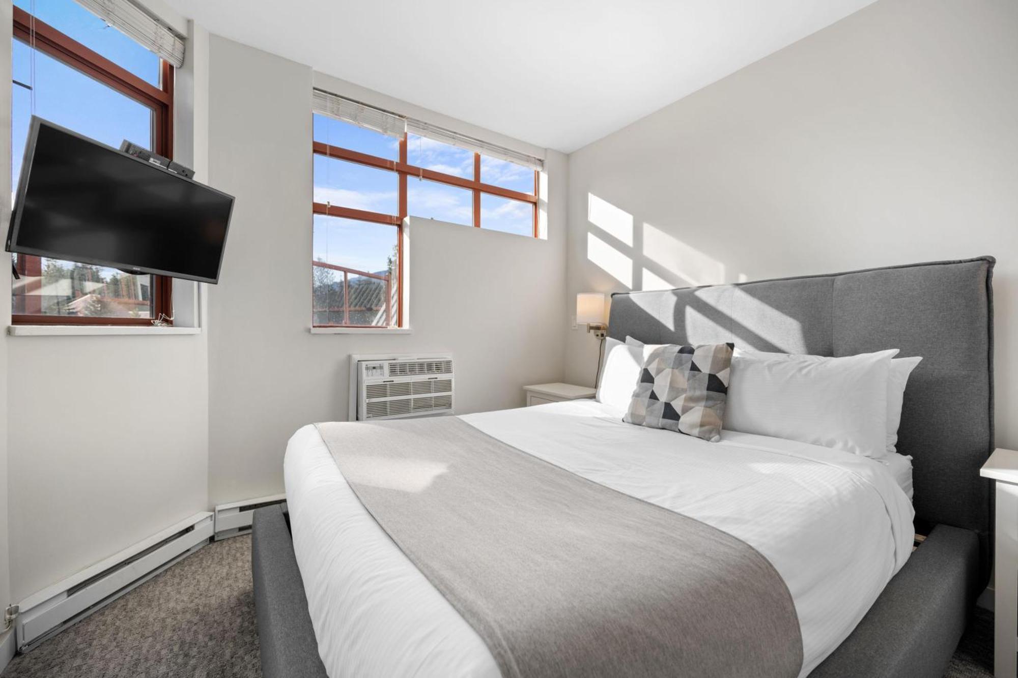 Alpenglow Two Bedroom With Private Hot Tub By Mva *