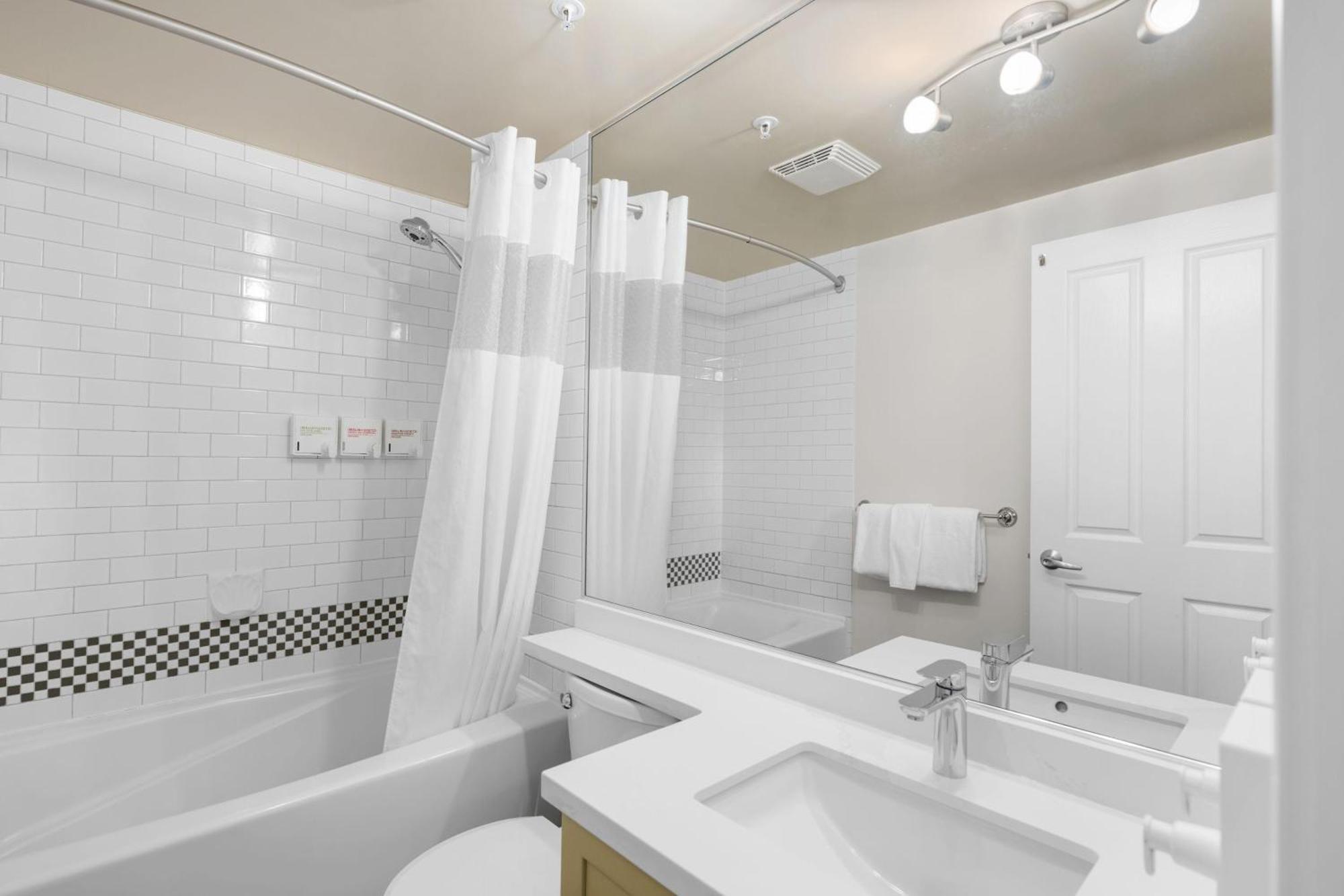 Alpenglow Two Bedroom With Private Hot Tub By Mva
