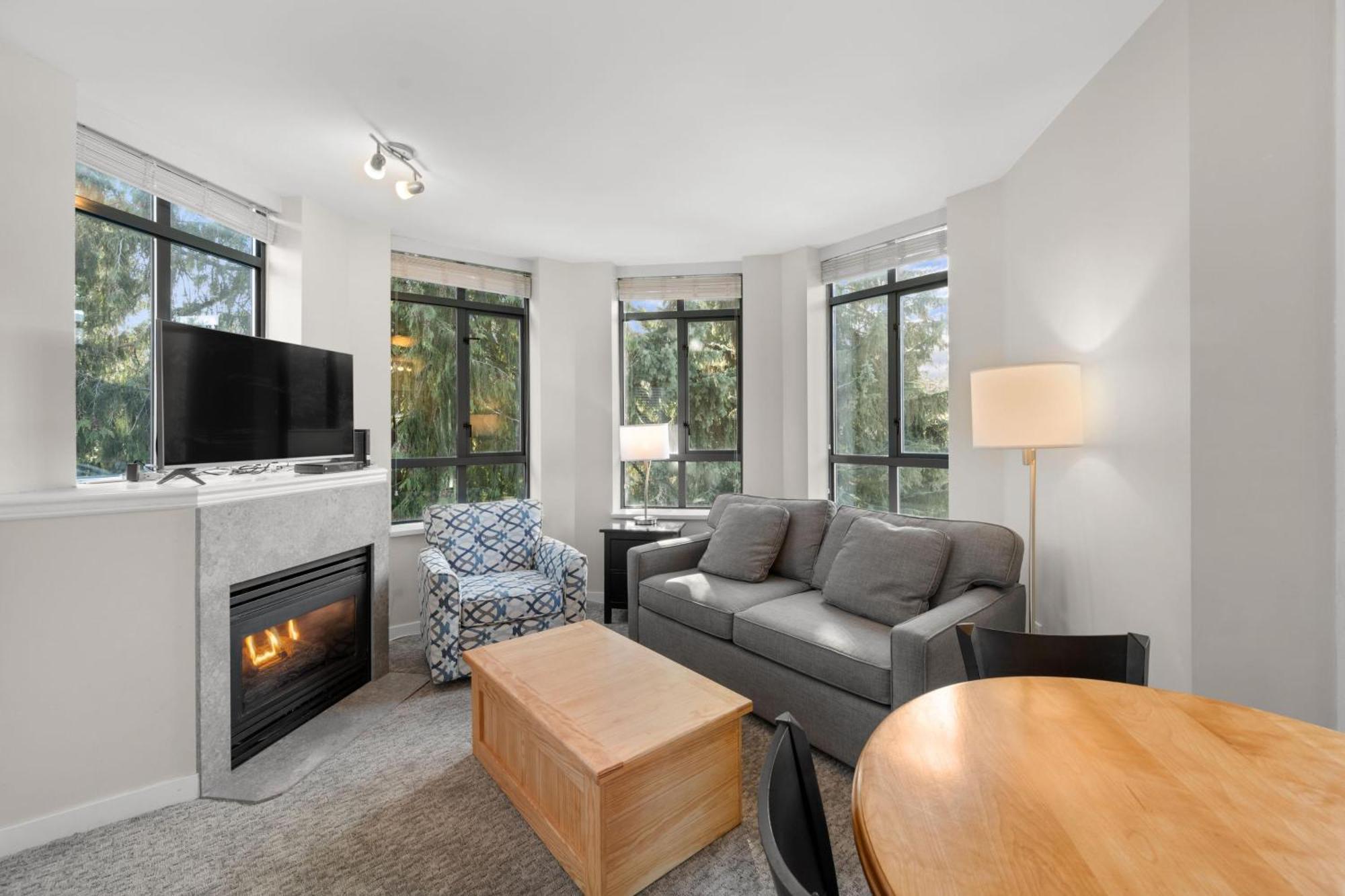 Alpenglow Two Bedroom With Private Hot Tub By Mva *