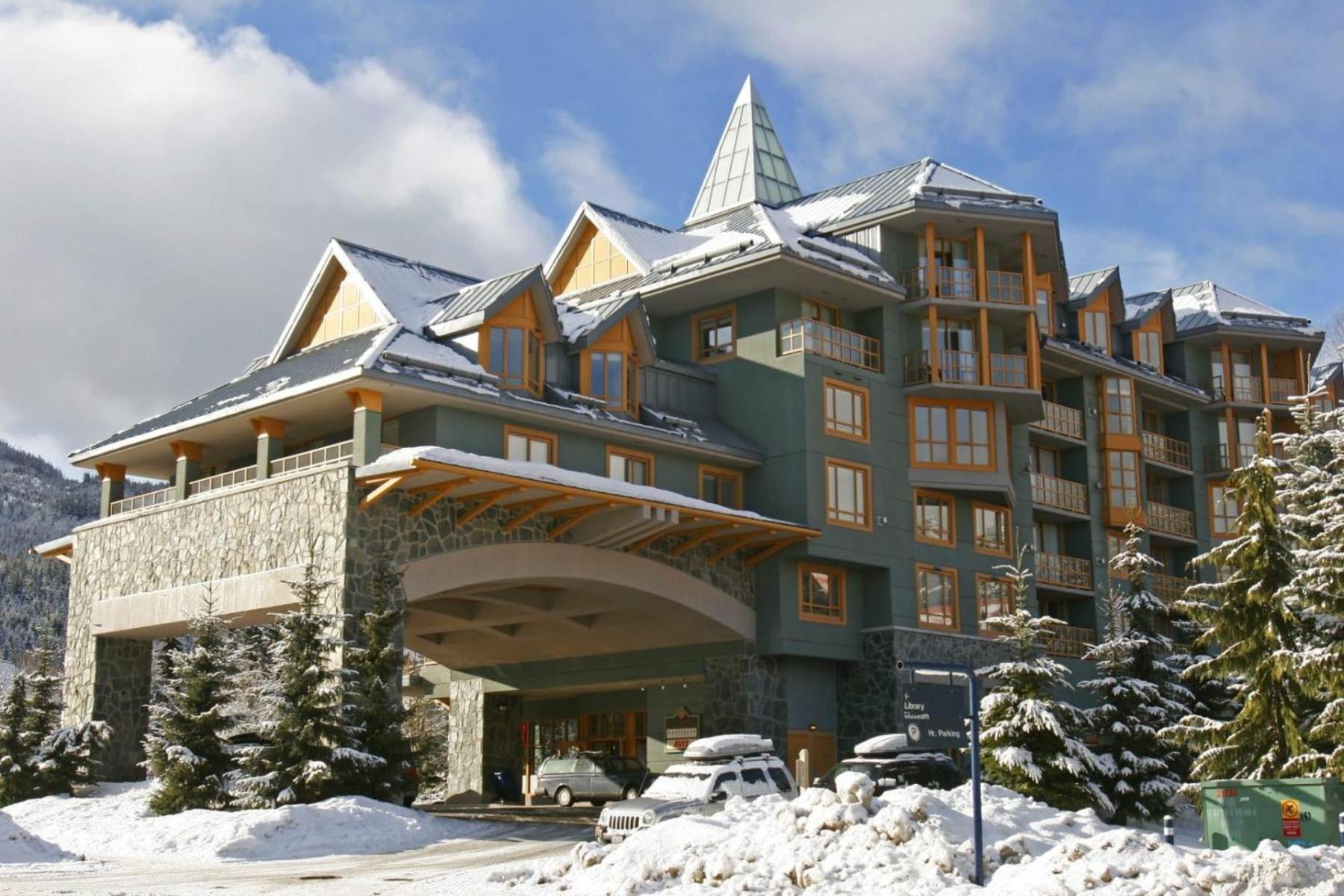 Holiday home Renovated 1Bed-1Bath In Village With Pool, Hot Tub, And Sauna Whistler