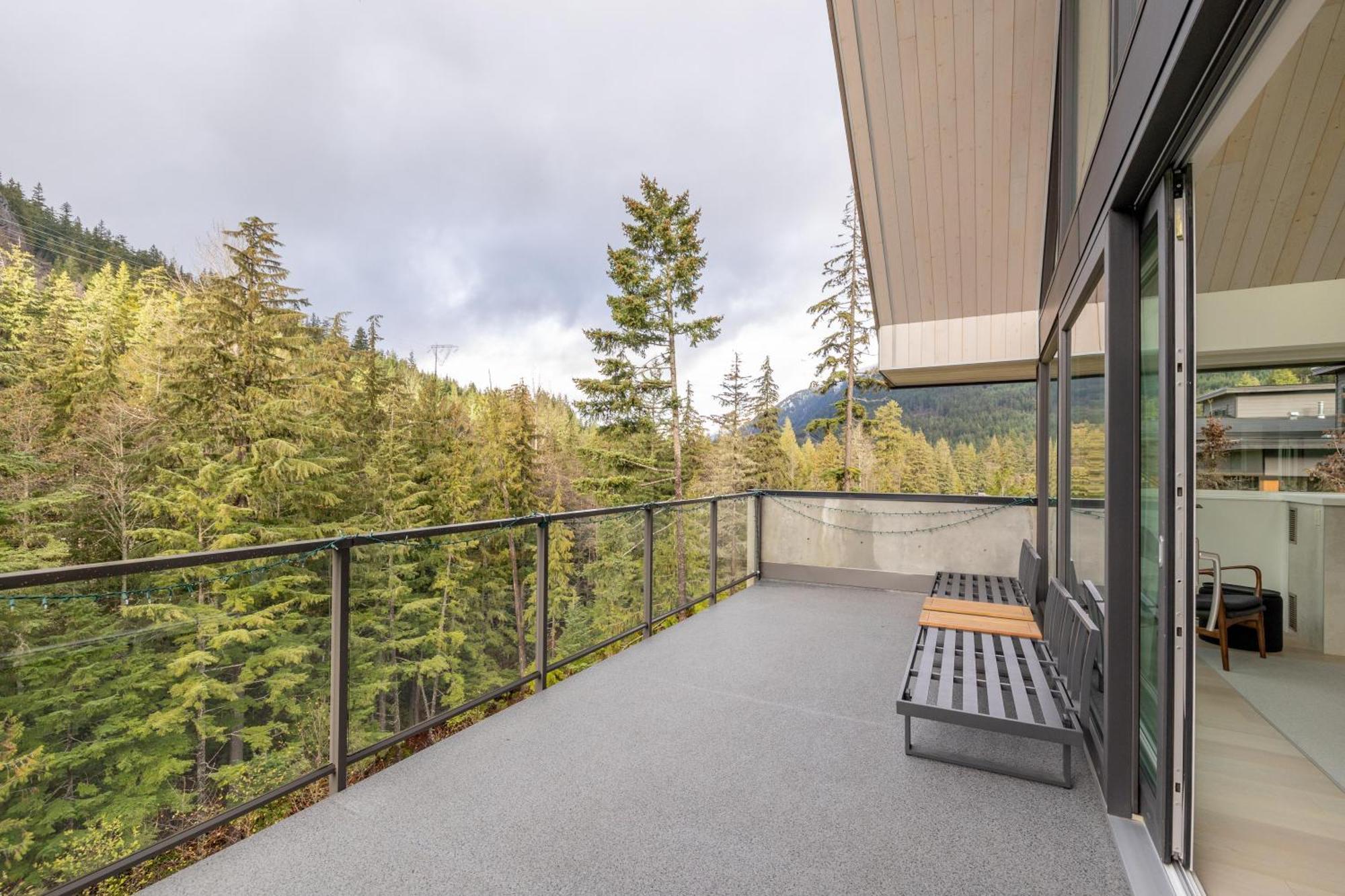 #9111 Wedgewoods * Whistler