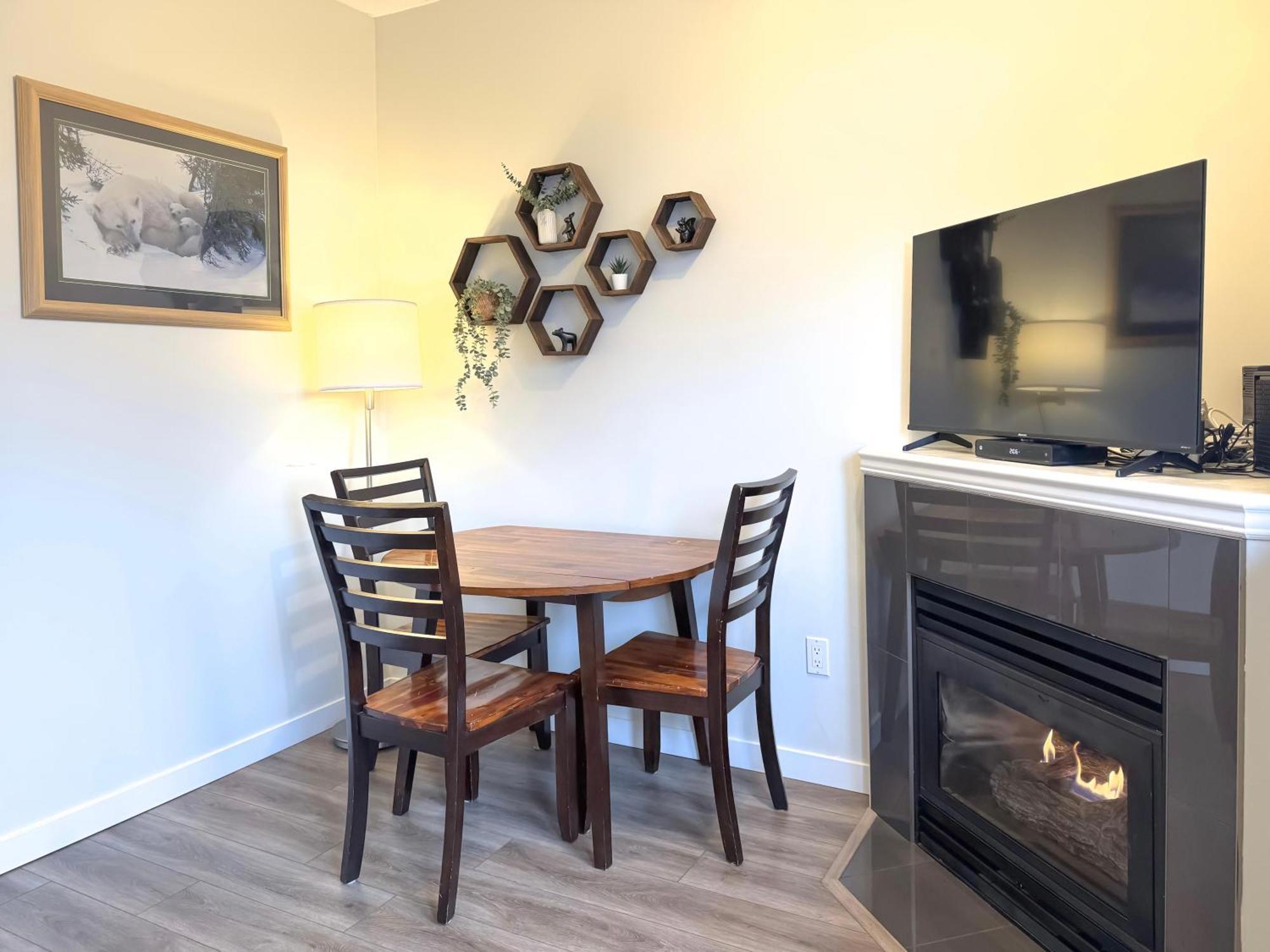 Alpenglow Junior One Bedroom By Mva Holiday home Whistler