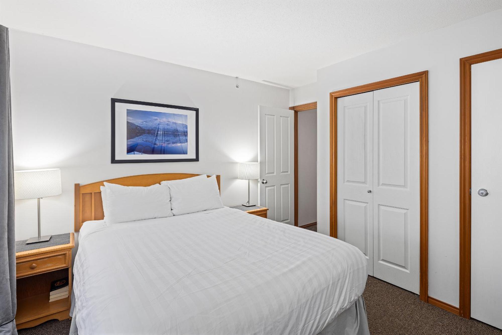 Apartment Glaciers Reach By Allseason Vacation