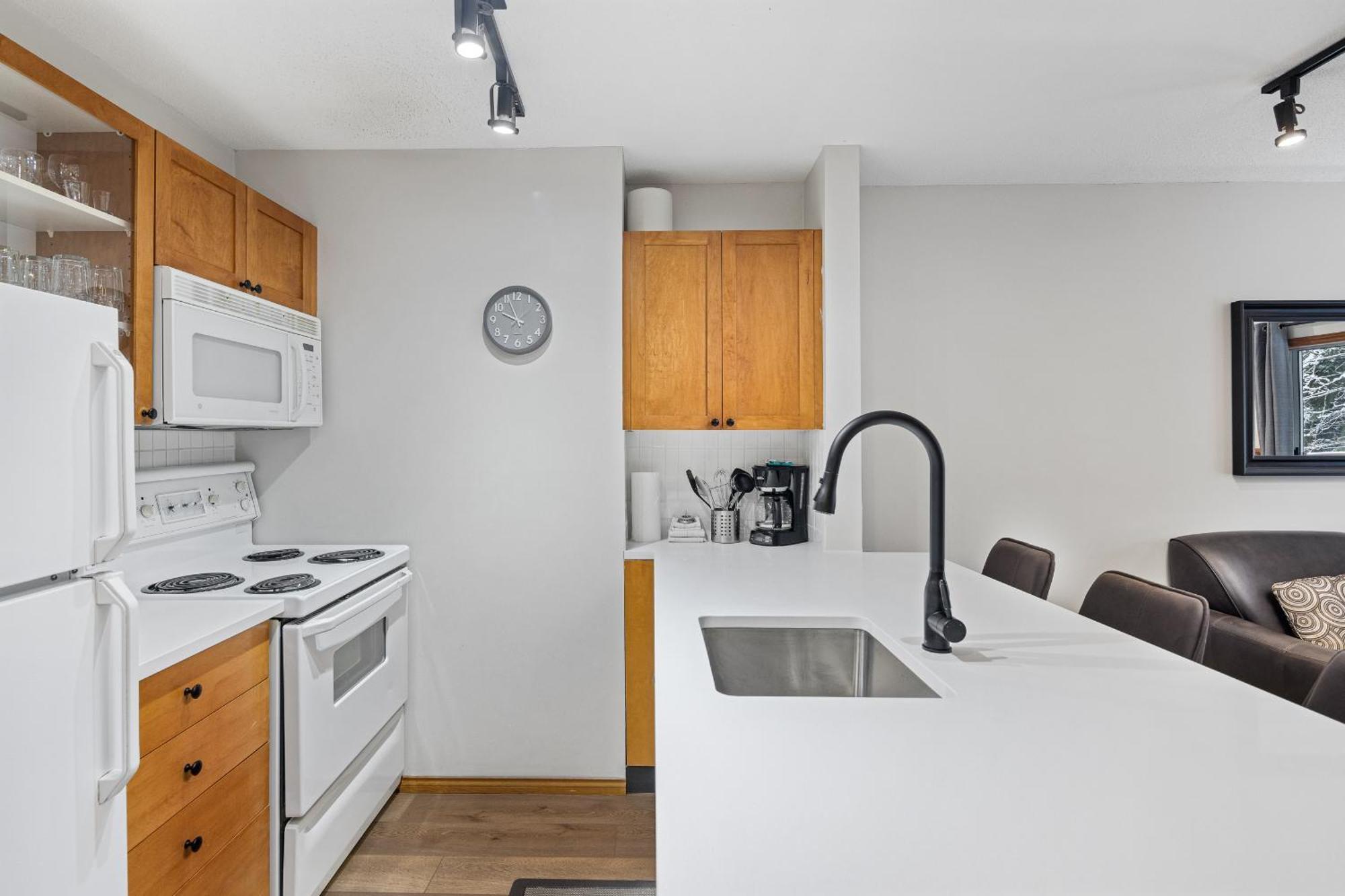 Glaciers Reach By Allseason Vacation Apartment Whistler