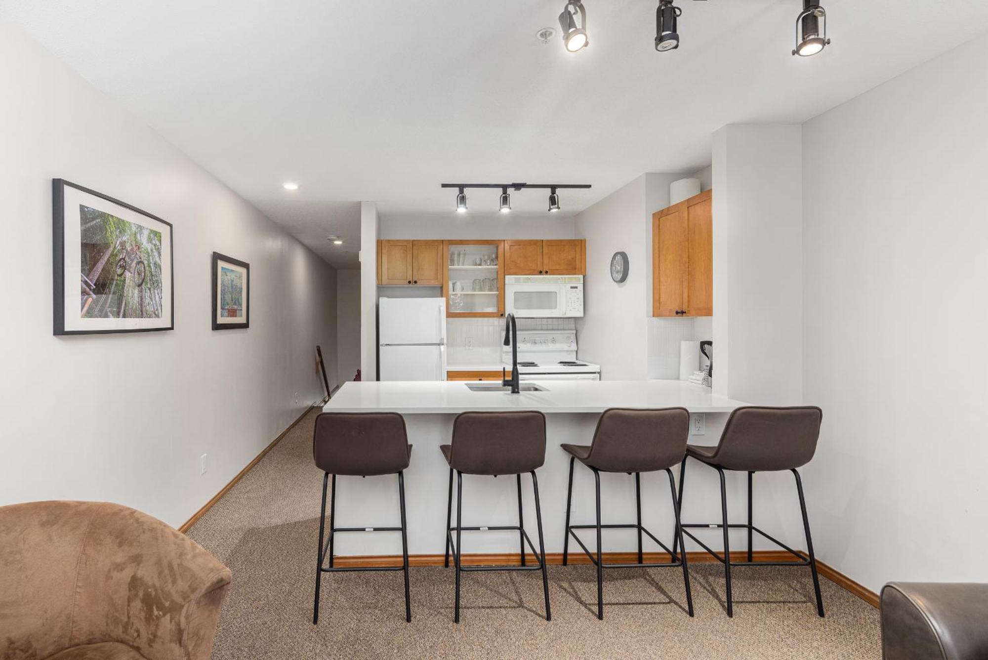 Apartment Glaciers Reach By Allseason Vacation