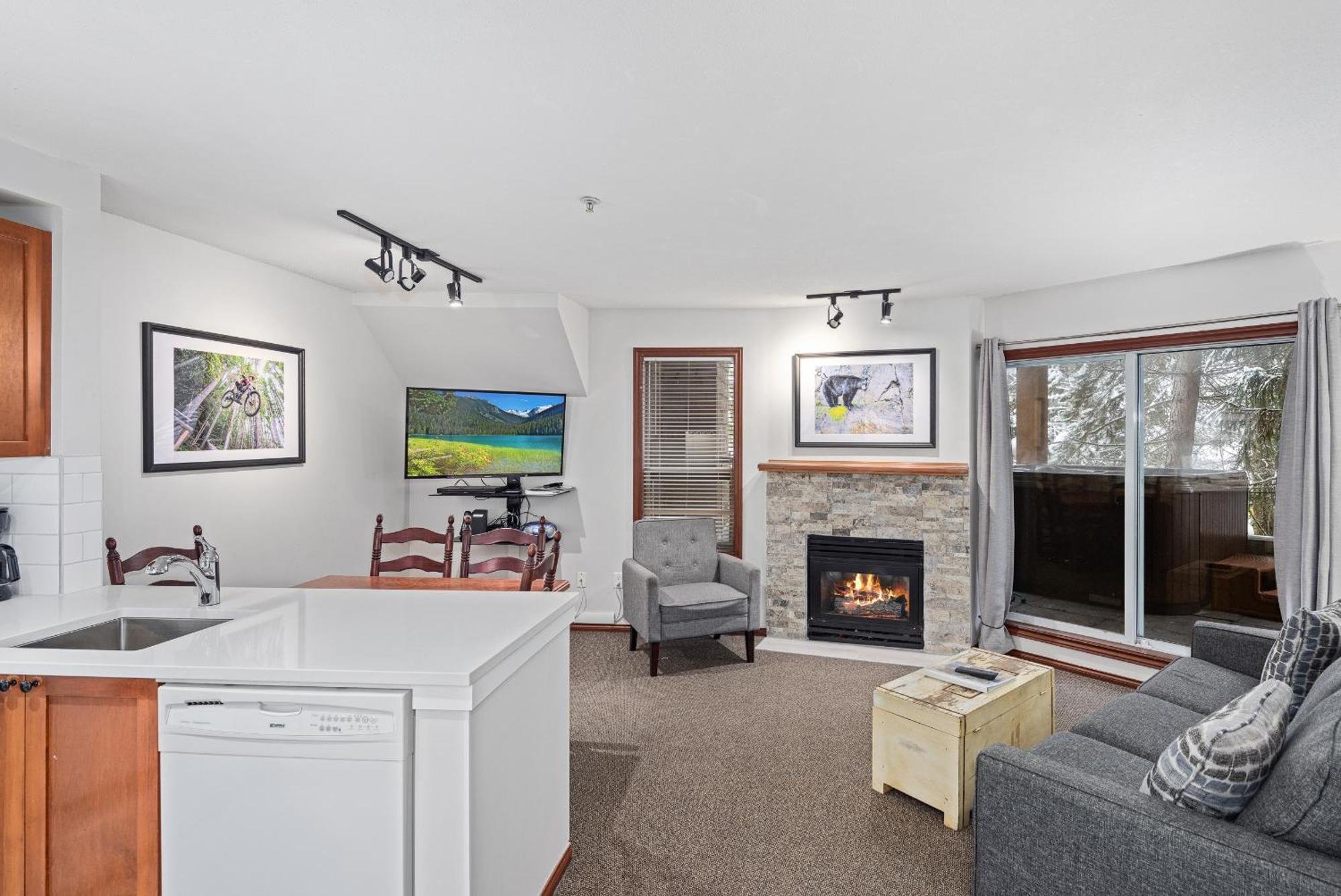 Glaciers Reach By Allseason Vacation Apartment