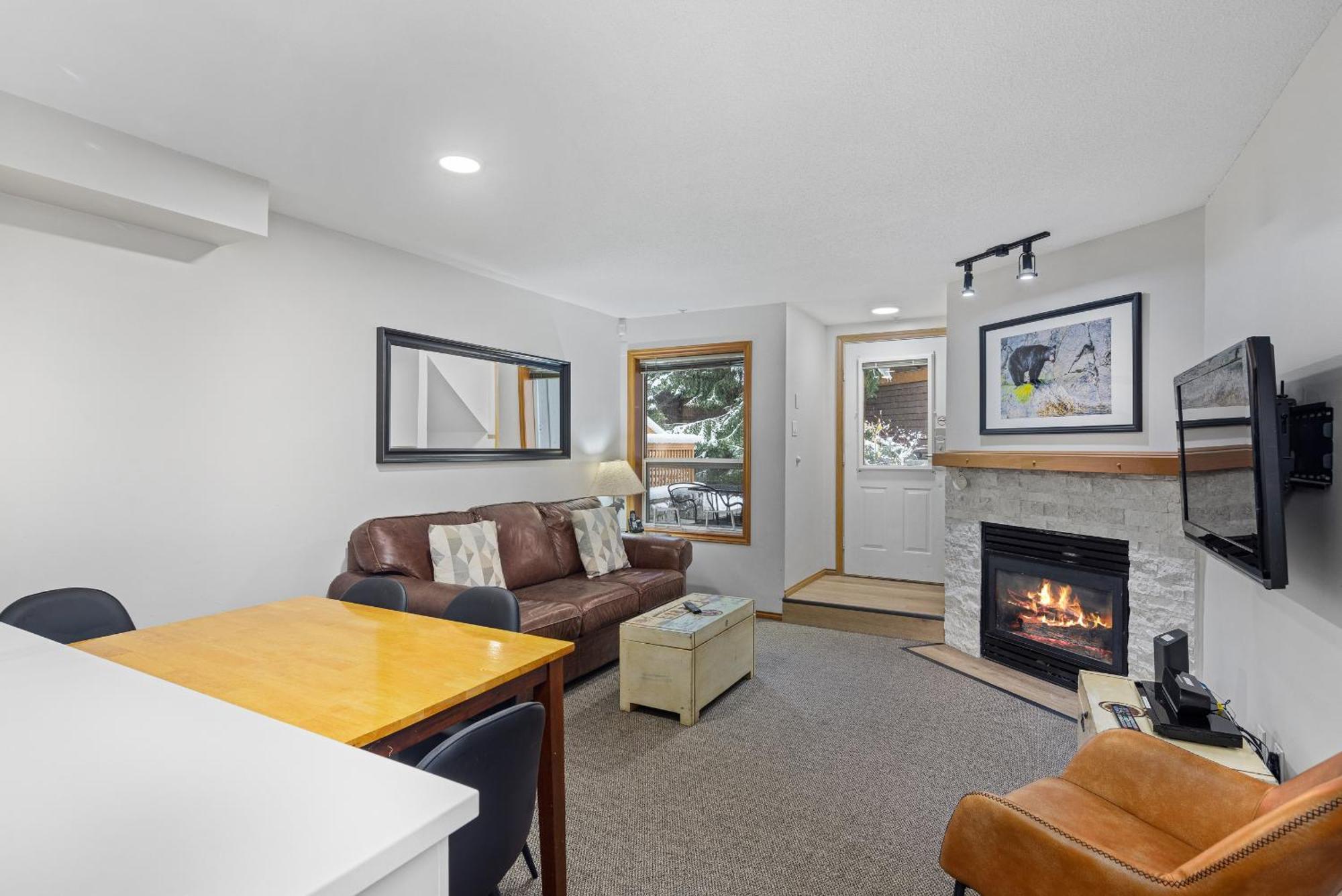 Apartment Glaciers Reach By Allseason Vacation Whistler