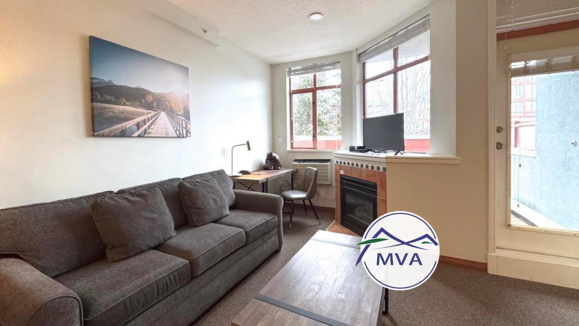 Alpenglow Large With Dedicated Work Space By Mva Whistler