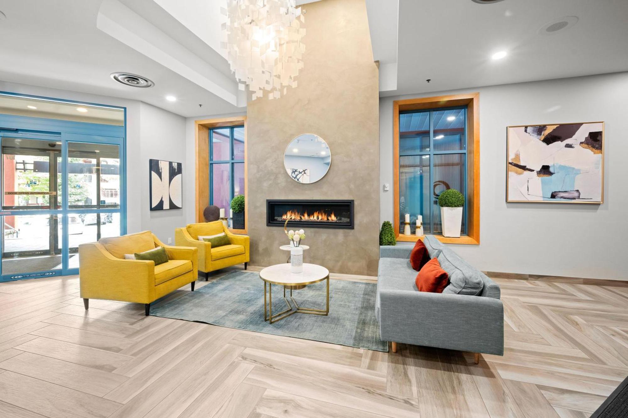 Apartment Alpenglow Large With Dedicated Work Space By Mva Whistler