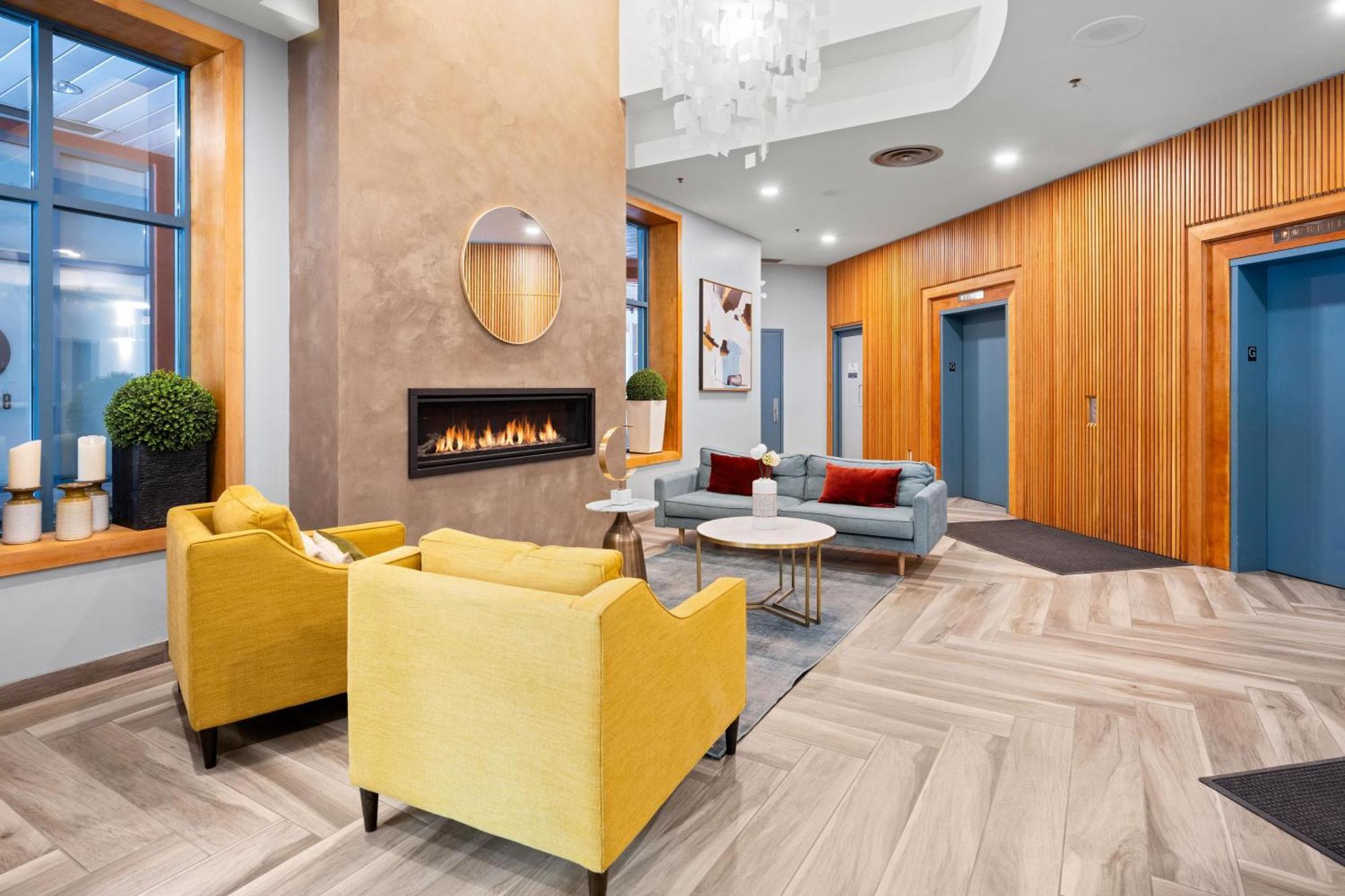 Alpenglow Large With Dedicated Work Space By Mva Apartment Whistler