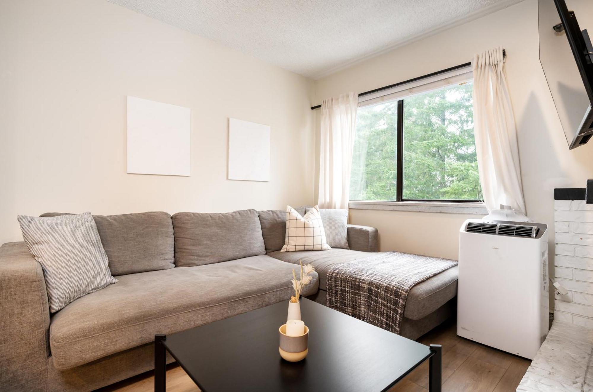 Creekside Oasis 4 Beds Pool And Hot Tub Apartment *