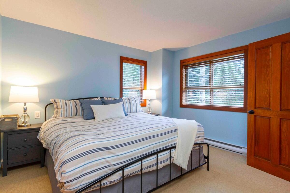 Holiday home Stunning 3 Bed Townhome Near Lifts Free Shuttle Shared Hot Tub