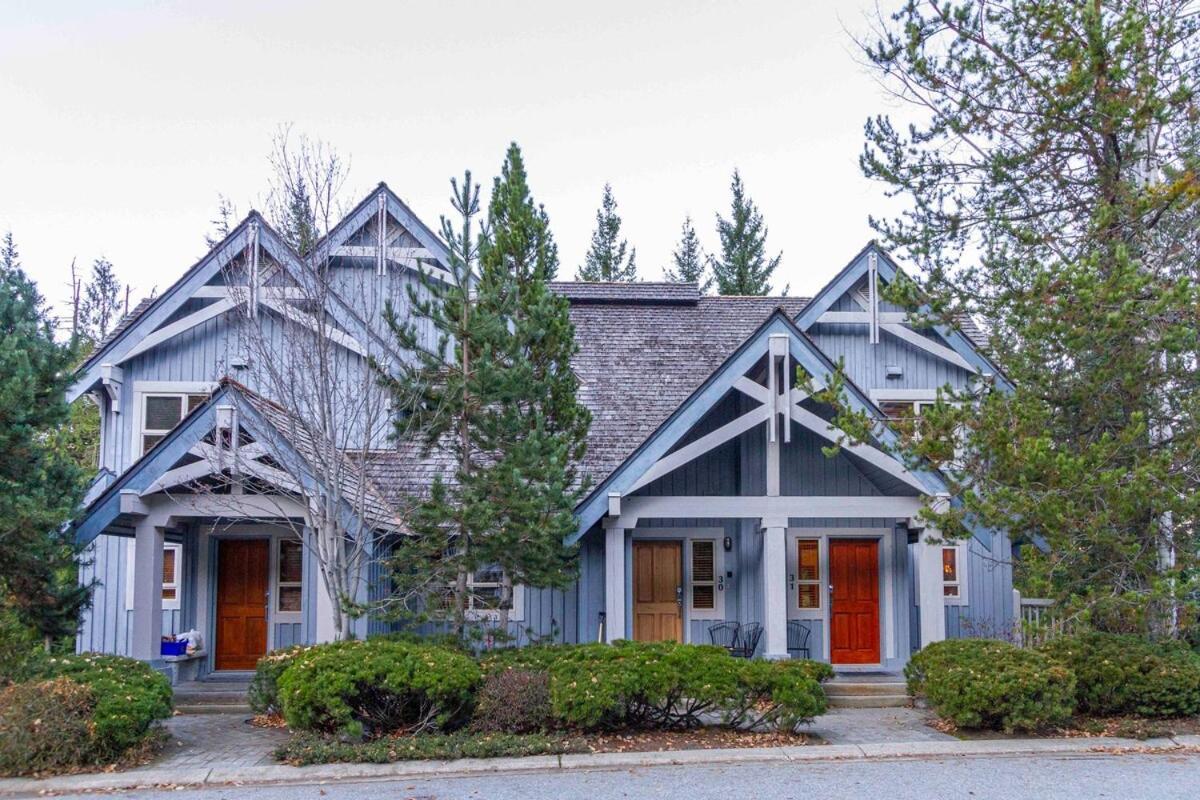 Holiday home Stunning 3 Bed Townhome Near Lifts Free Shuttle Shared Hot Tub