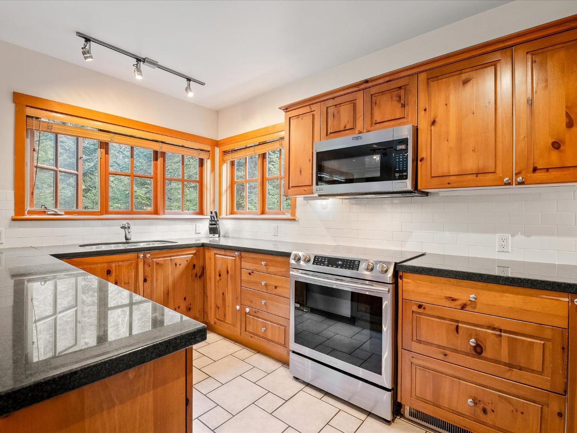 New Listing Cozy 3 Bed 3 Bath Ski-in Out Access Fireplace Private Hot Tub And Garage Holiday home