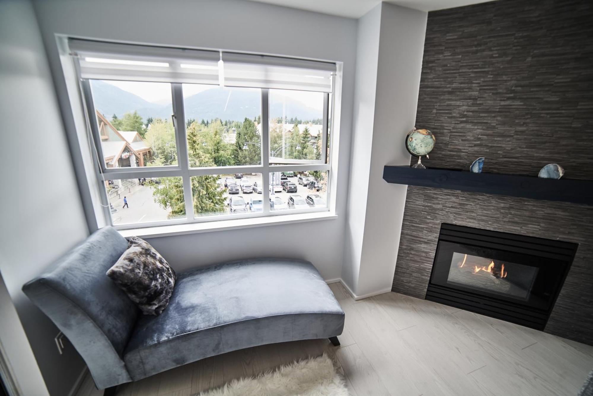 Upscale Modern Apartment *