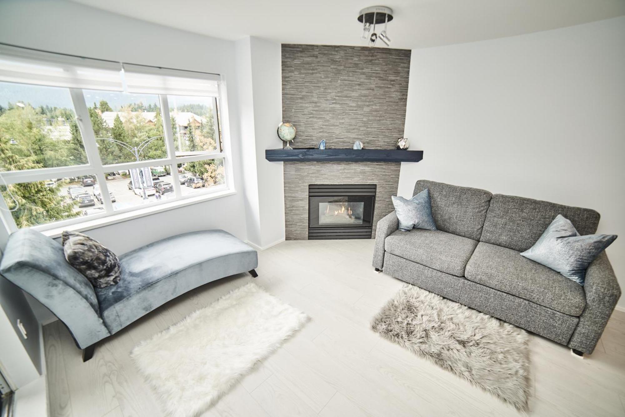 Apartment Upscale Modern *