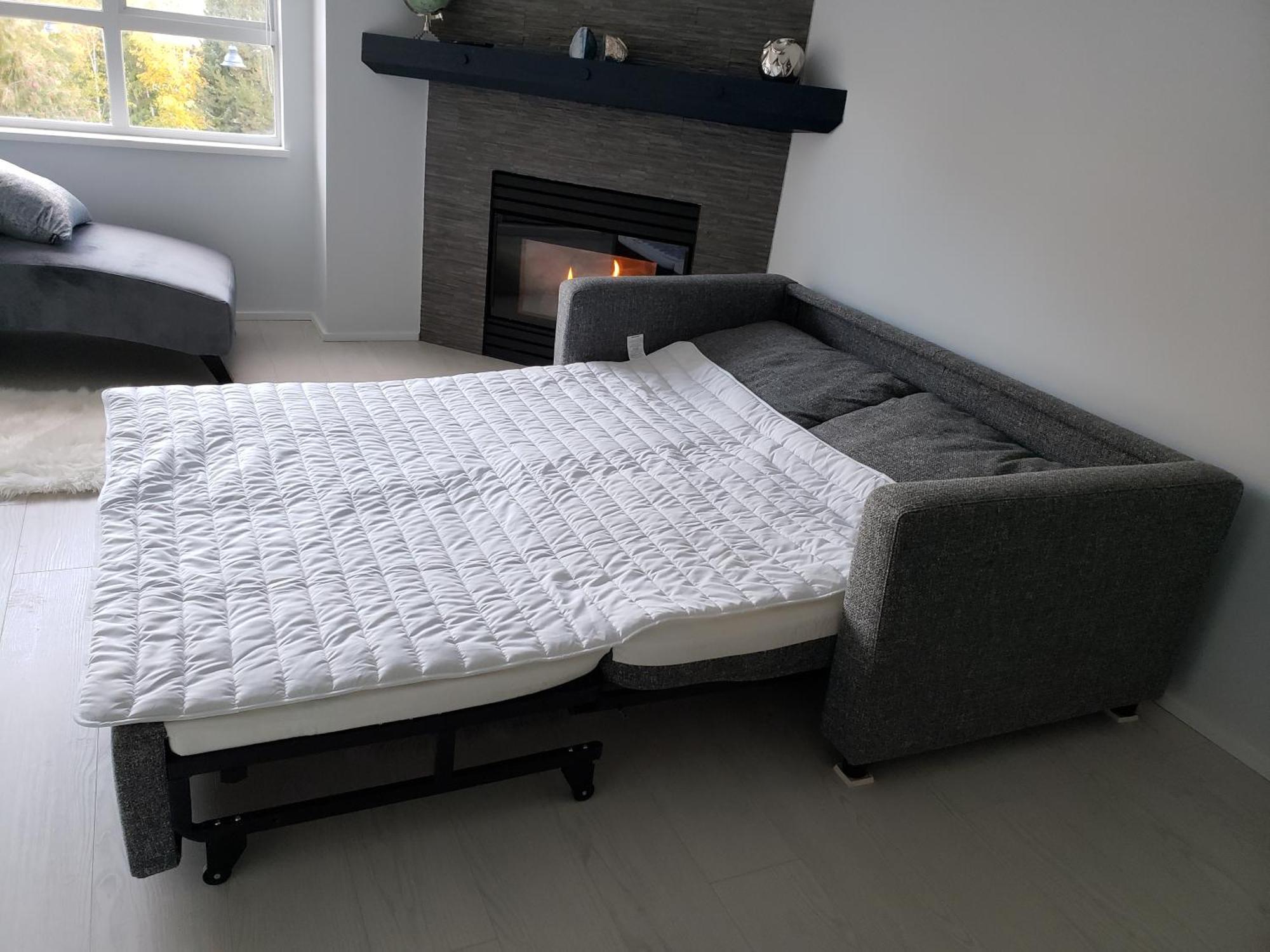 Upscale Modern Apartment *